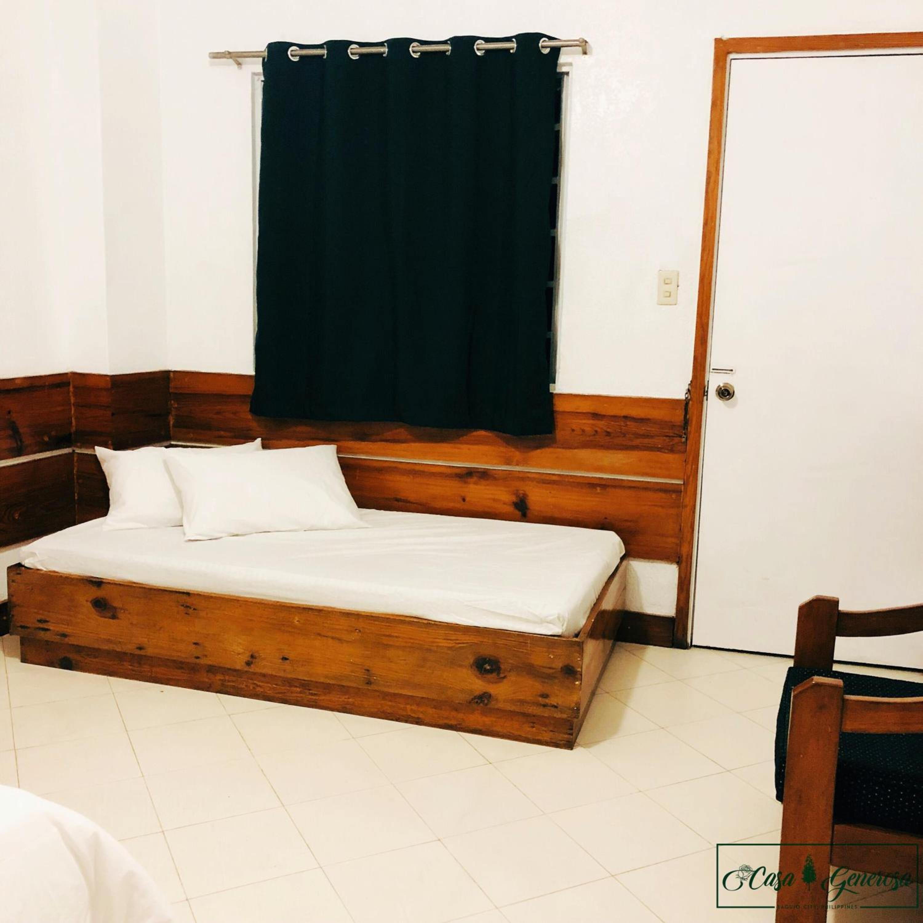 Double Room with Balcony - Photo 11