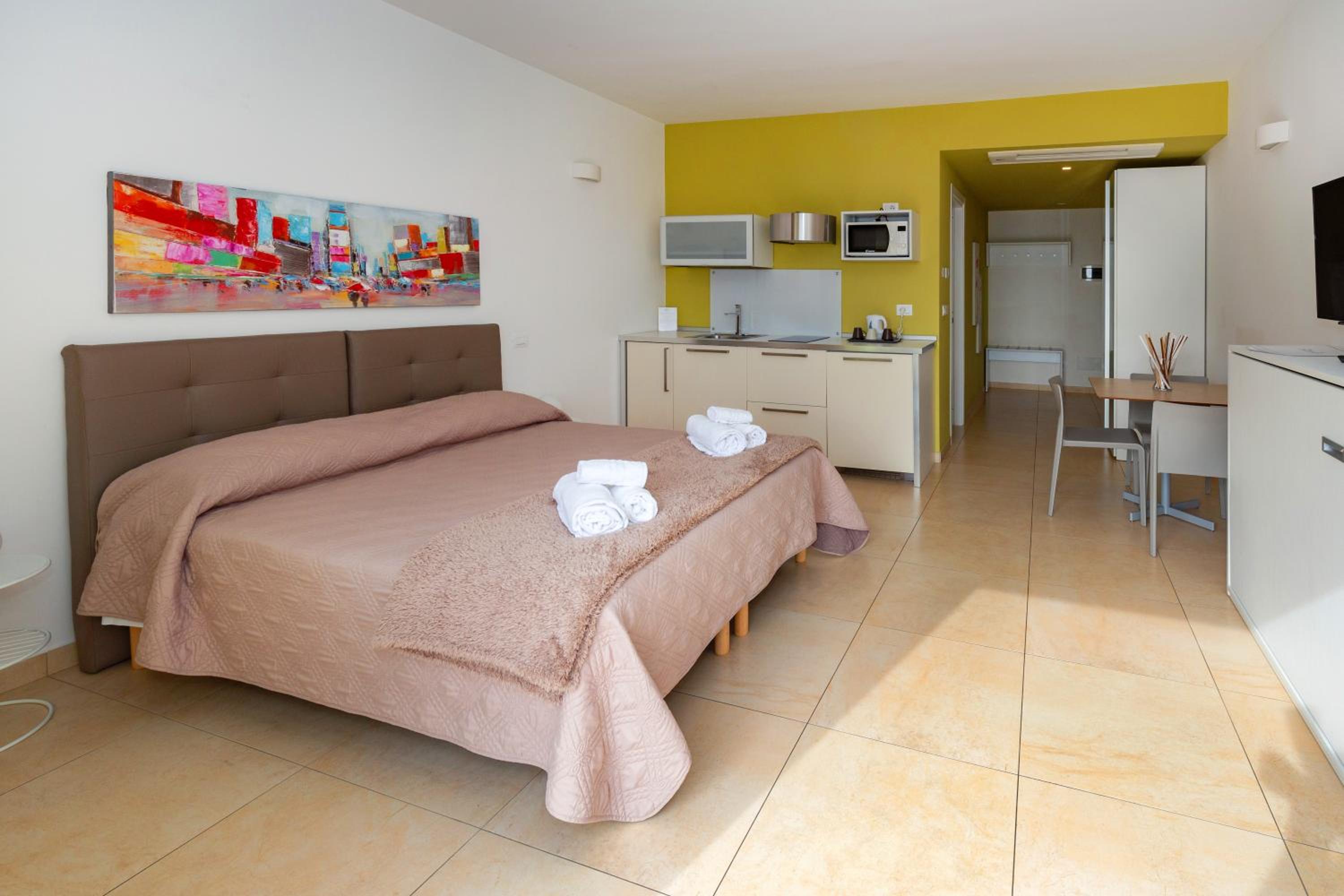 Classic Double Room - Photo 5