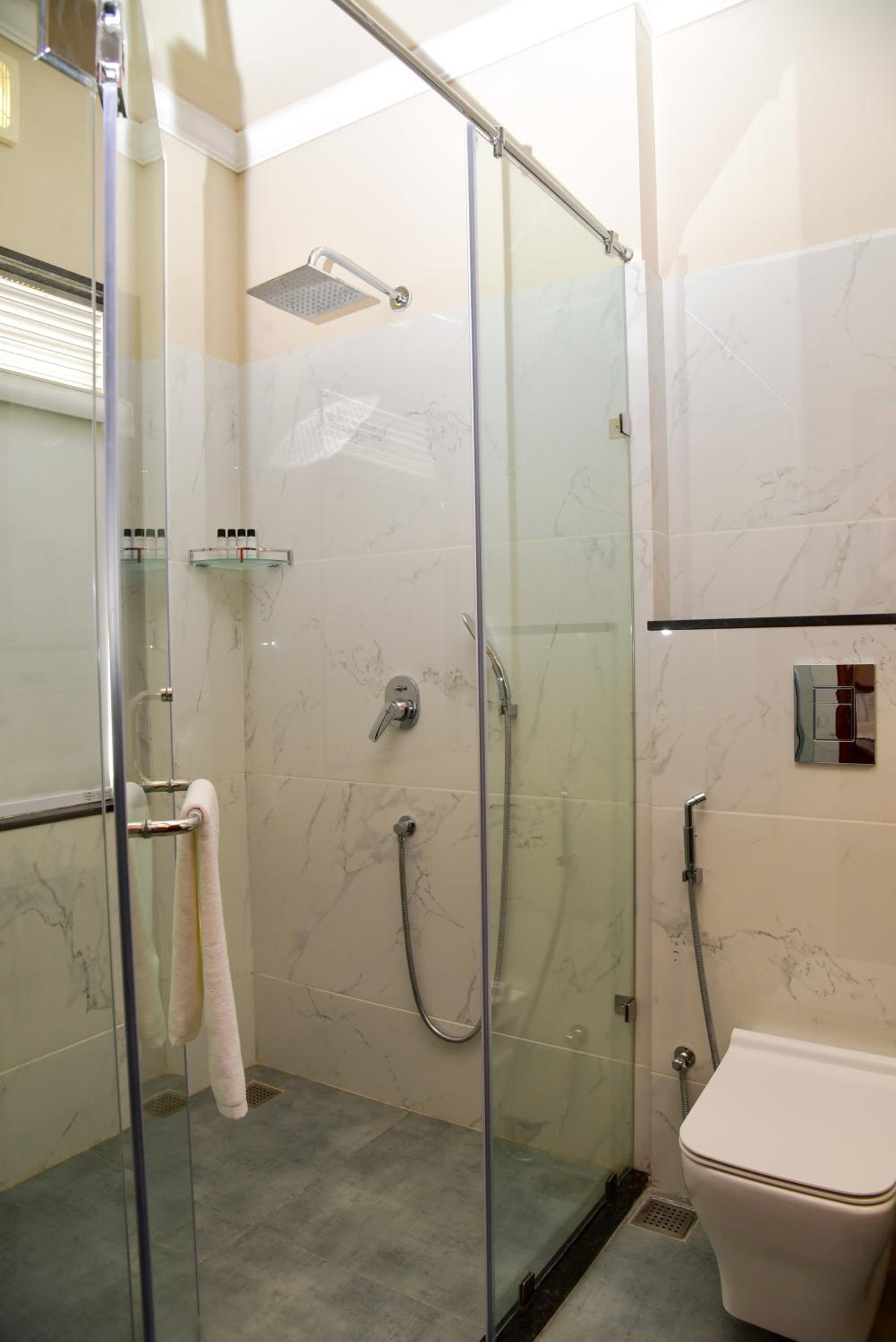 Standard Double Room - Photo 14