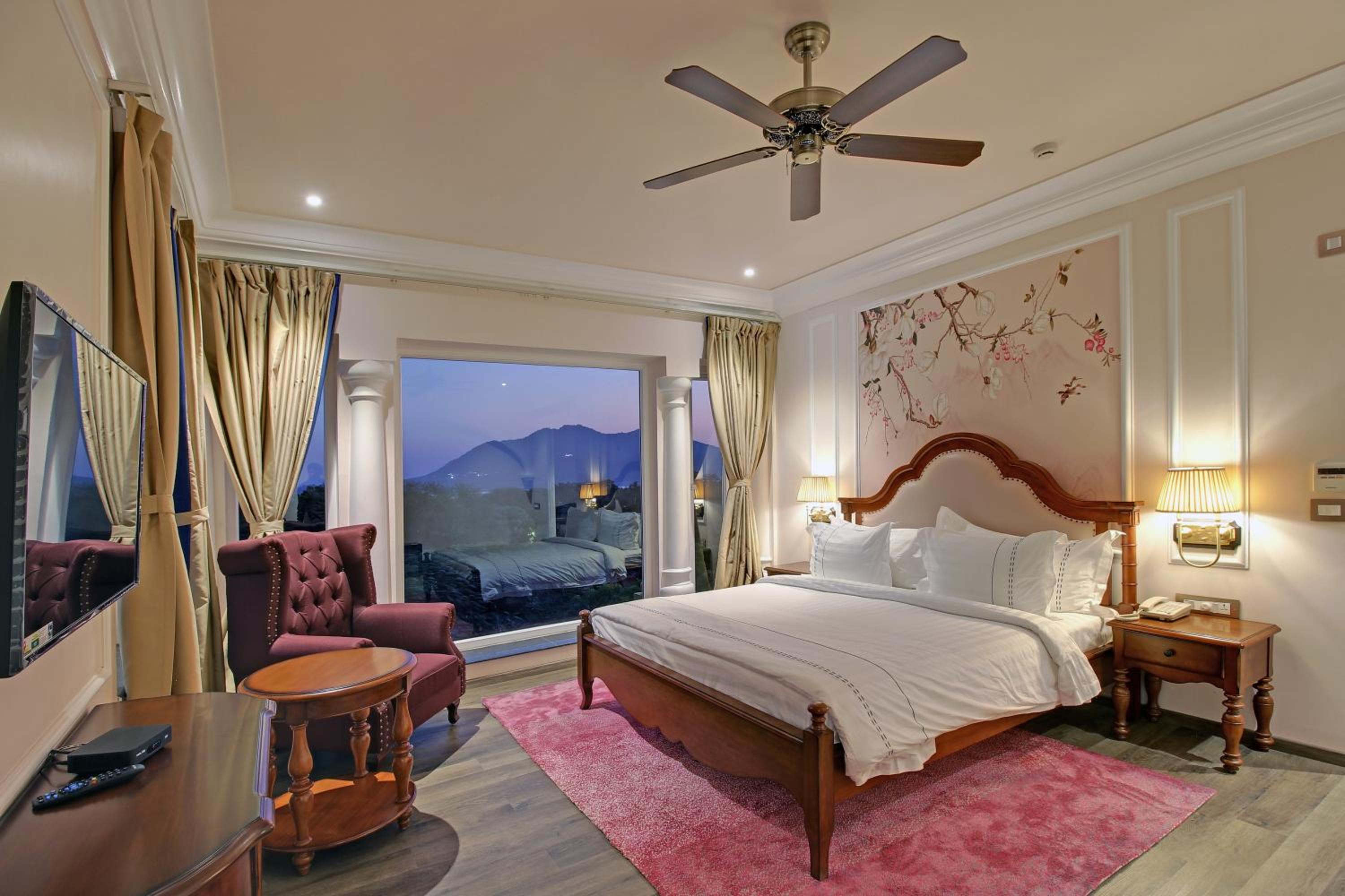 Deluxe Suite - Photo 4