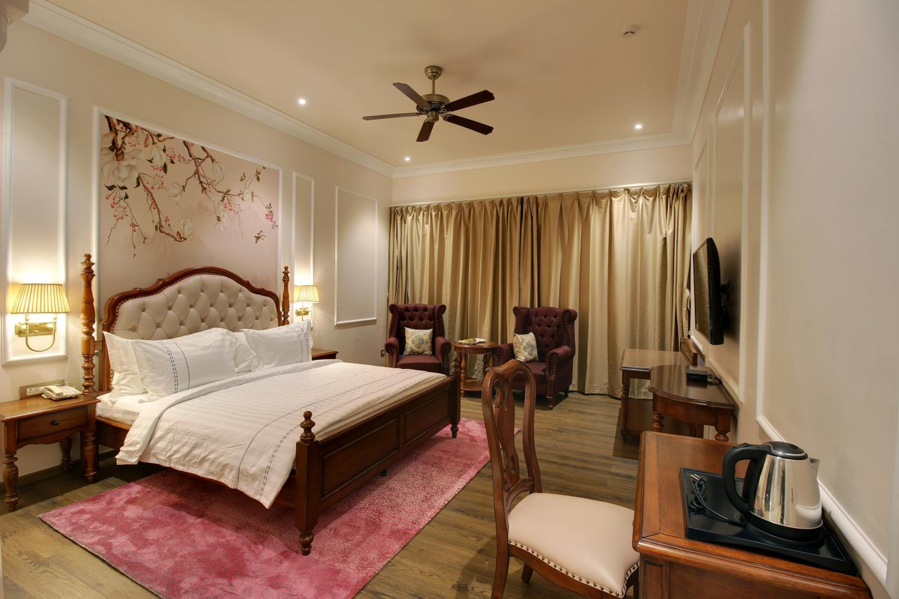 Deluxe Suite - Photo 12