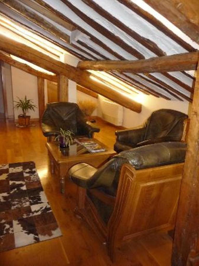 Double or Twin Room - Photo 9