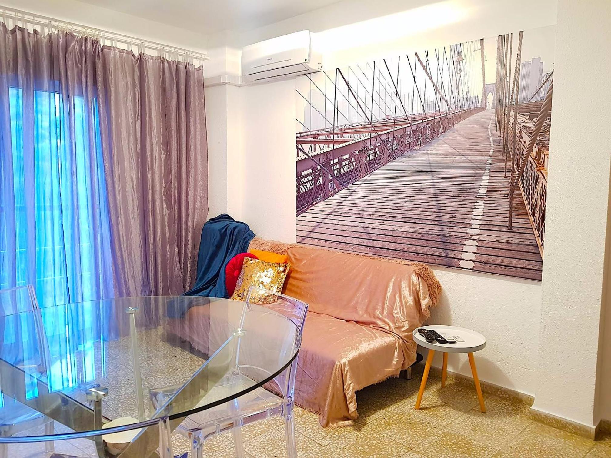 Apartamento con Balcón
