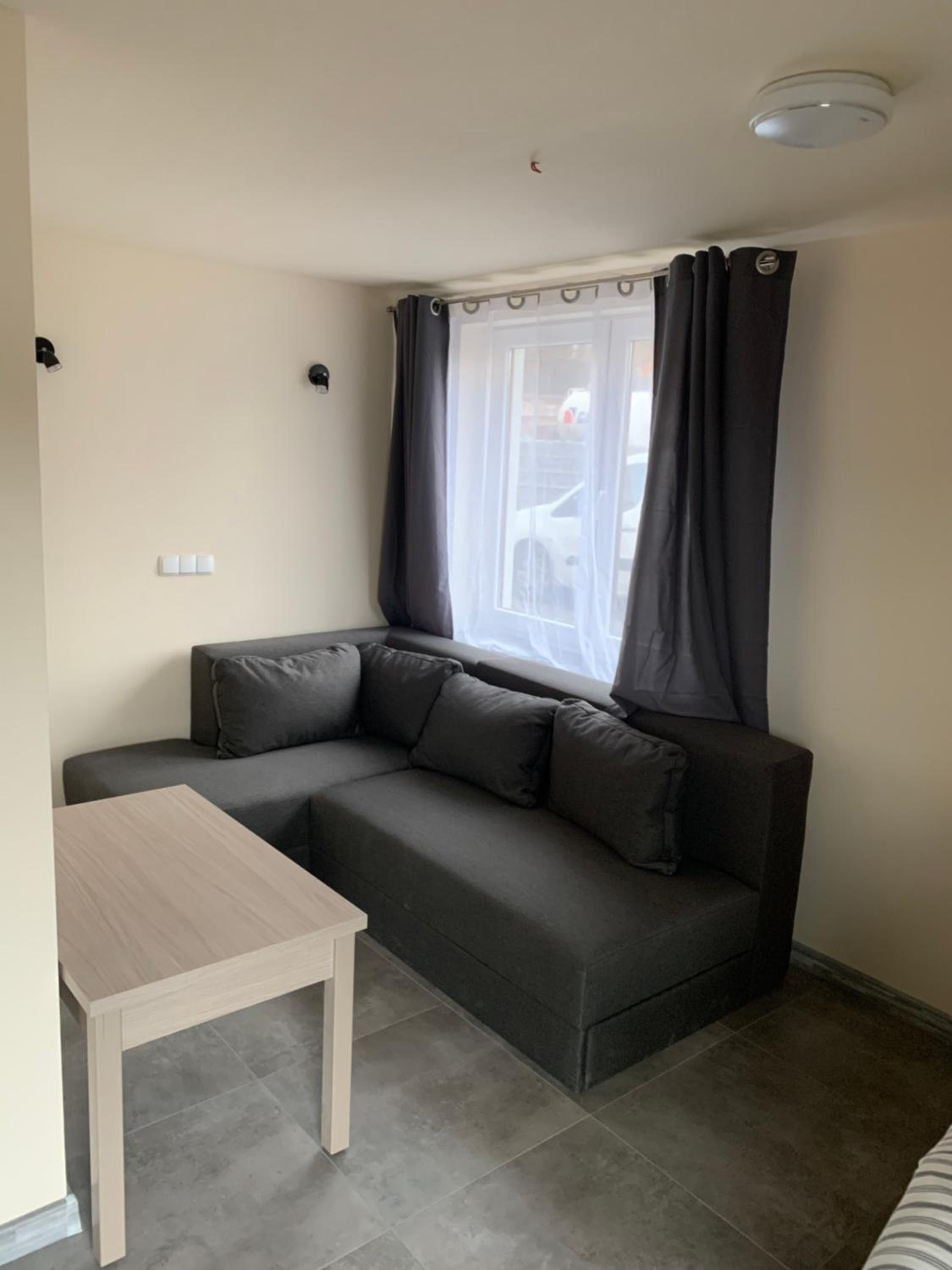 One-Bedroom Apartment photo 2