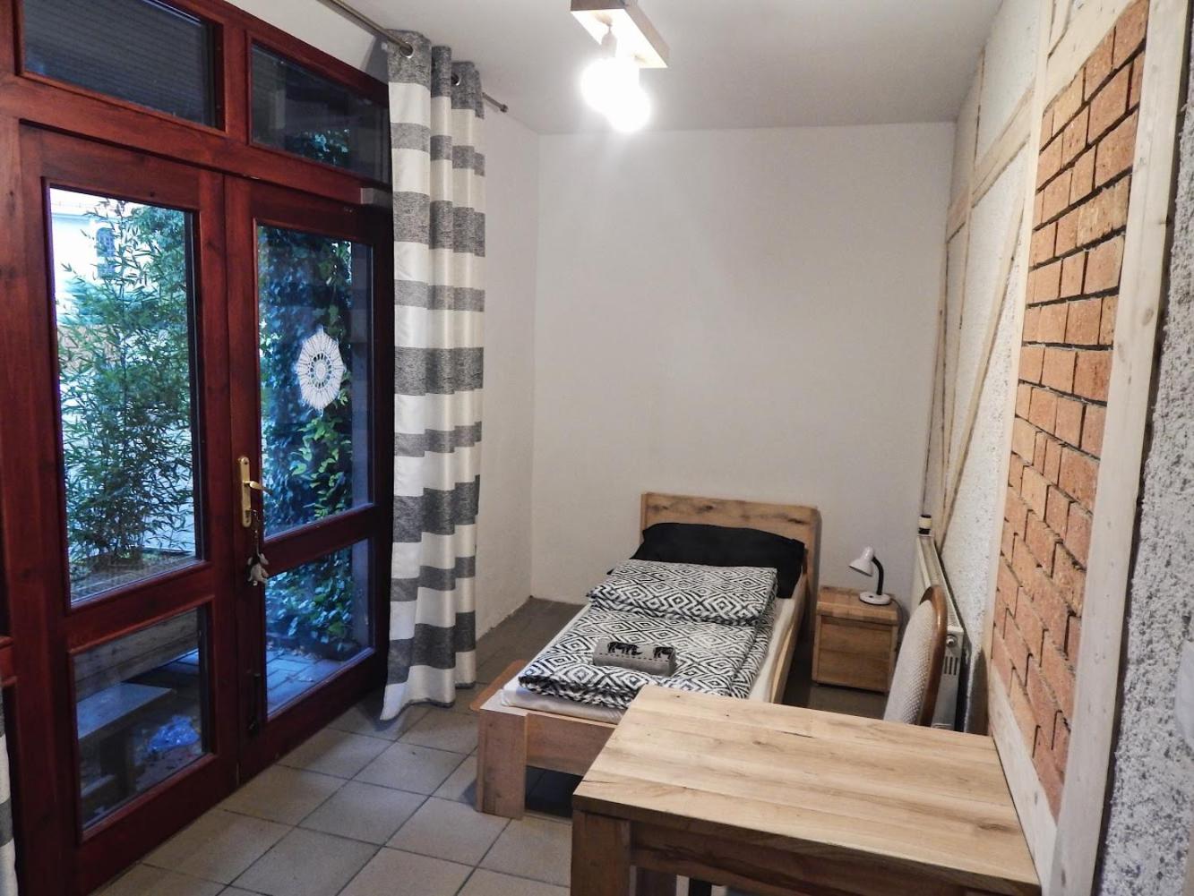Small Single Room photo 1