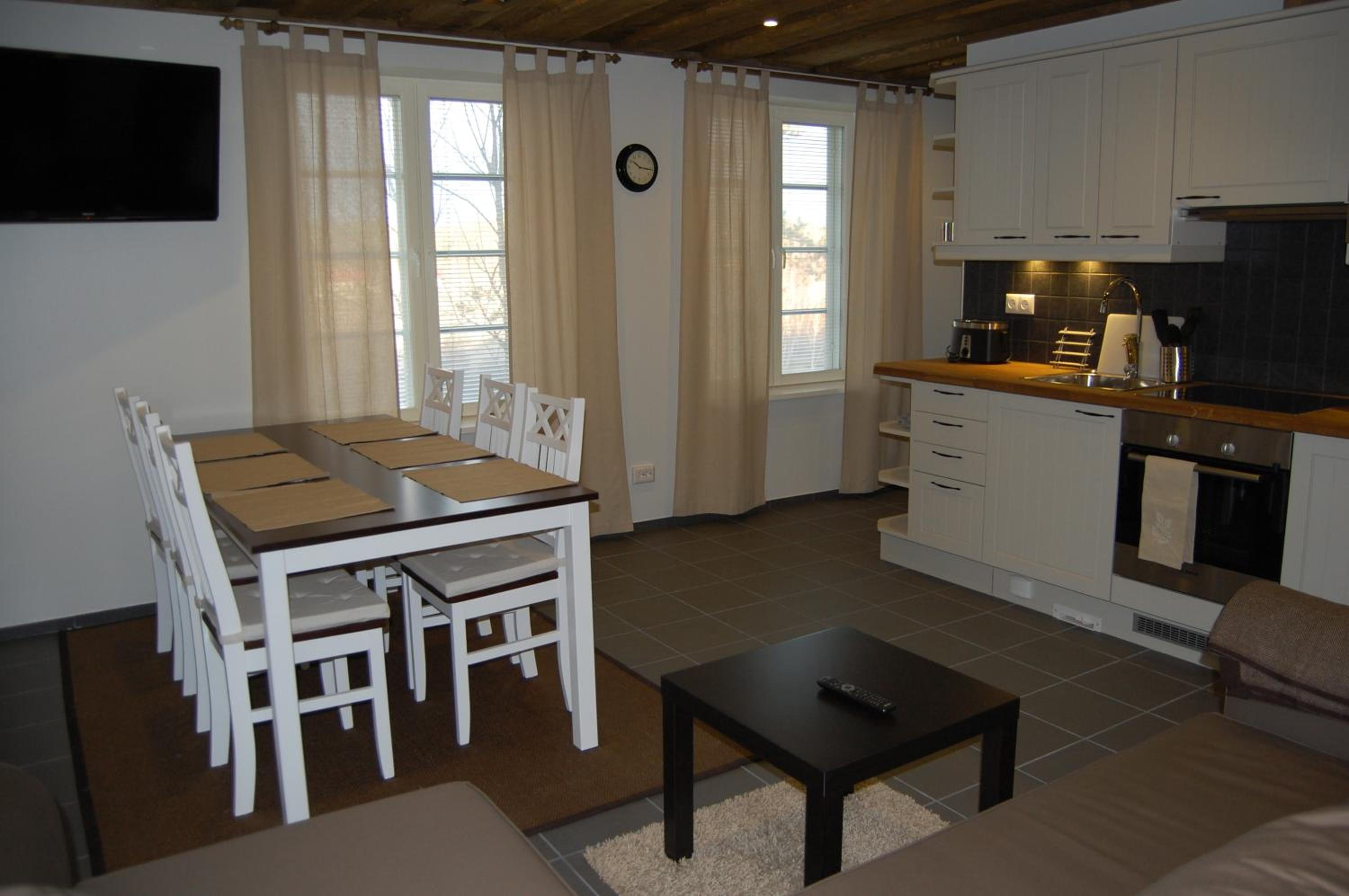 Family Apartment - Photo 7