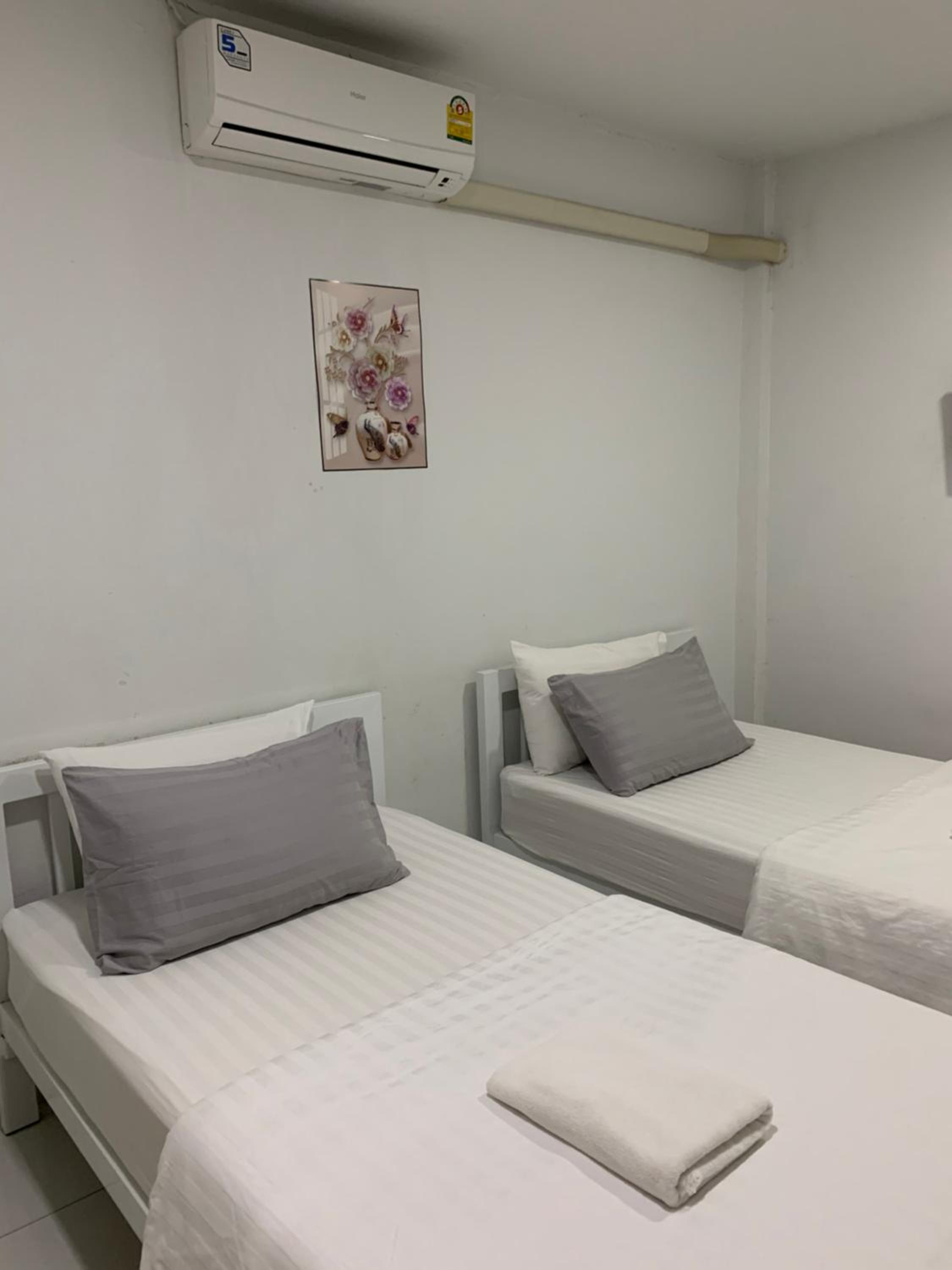 Standard Twin Room photo 1