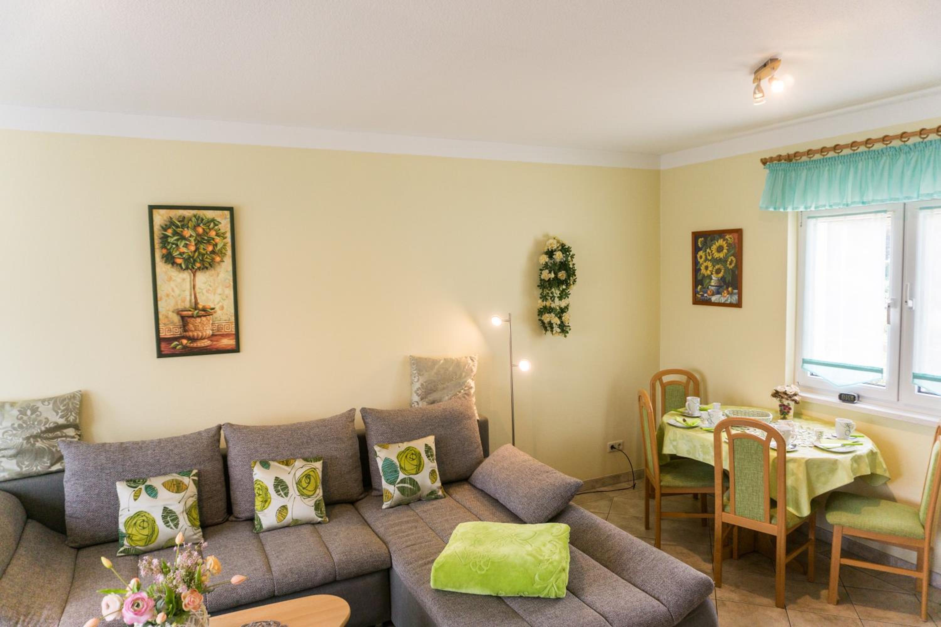 One-Bedroom House photo 1