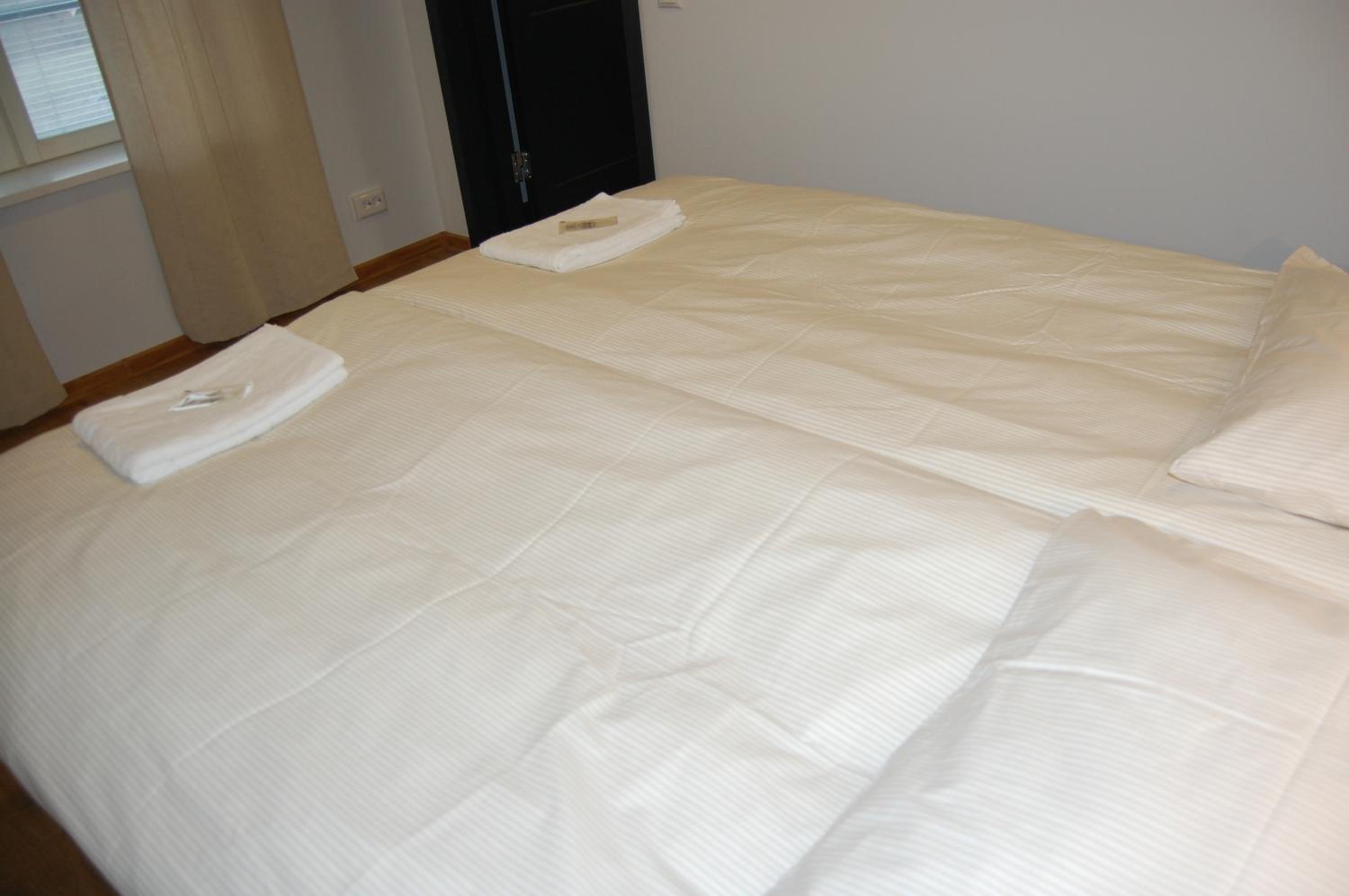 One-Bedroom Apartment - Photo 11