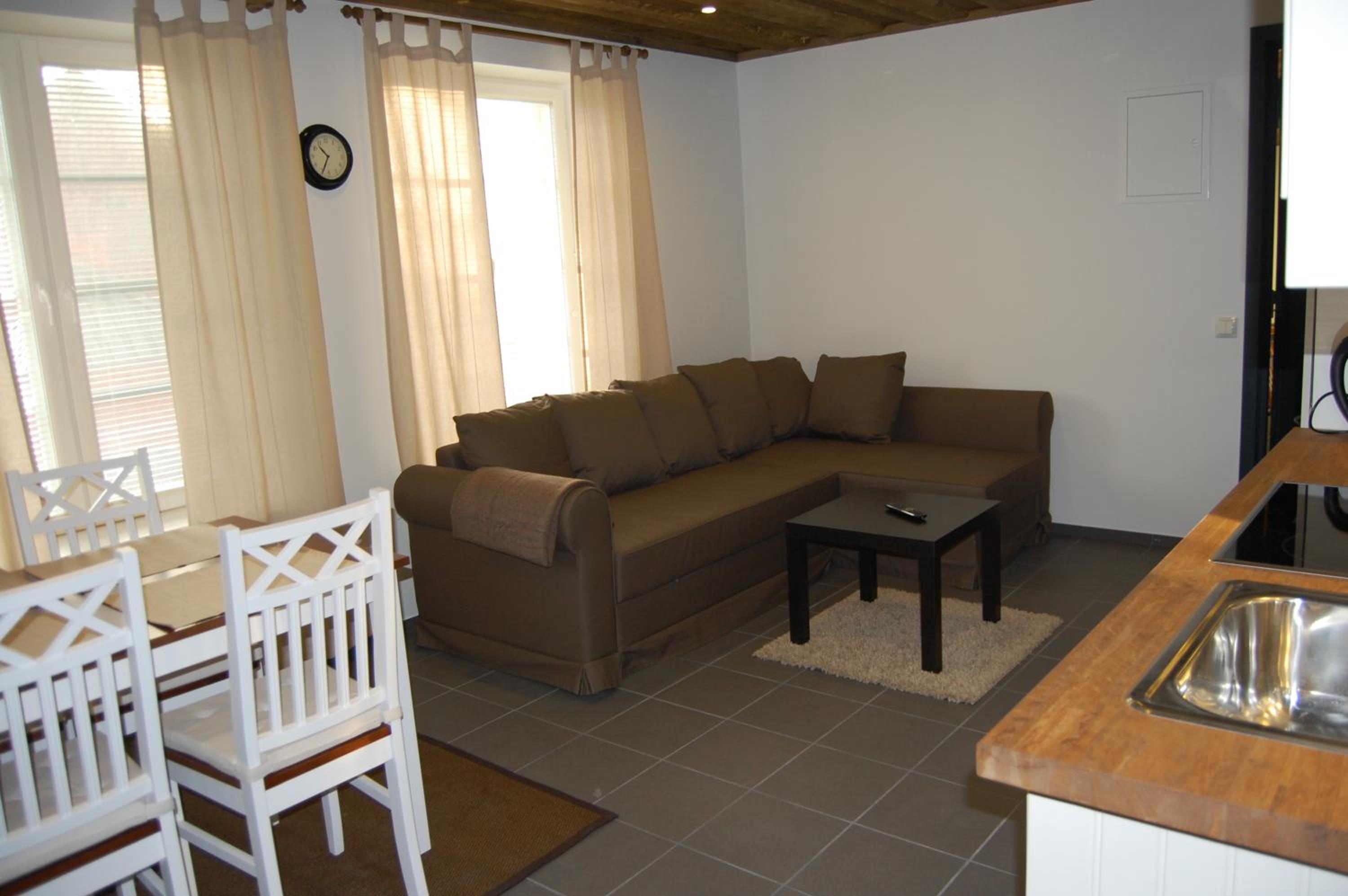 One-Bedroom Apartment - Photo 5