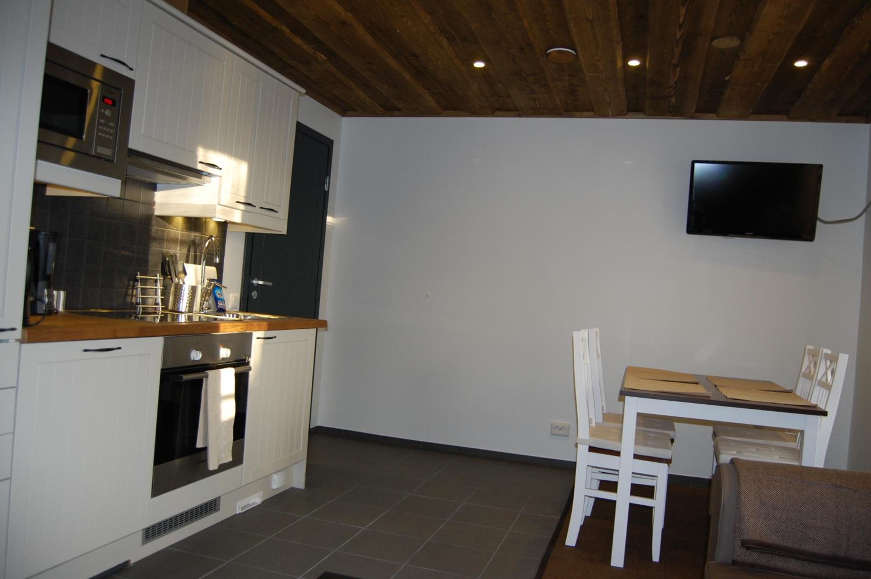 One-Bedroom Apartment - Photo 19