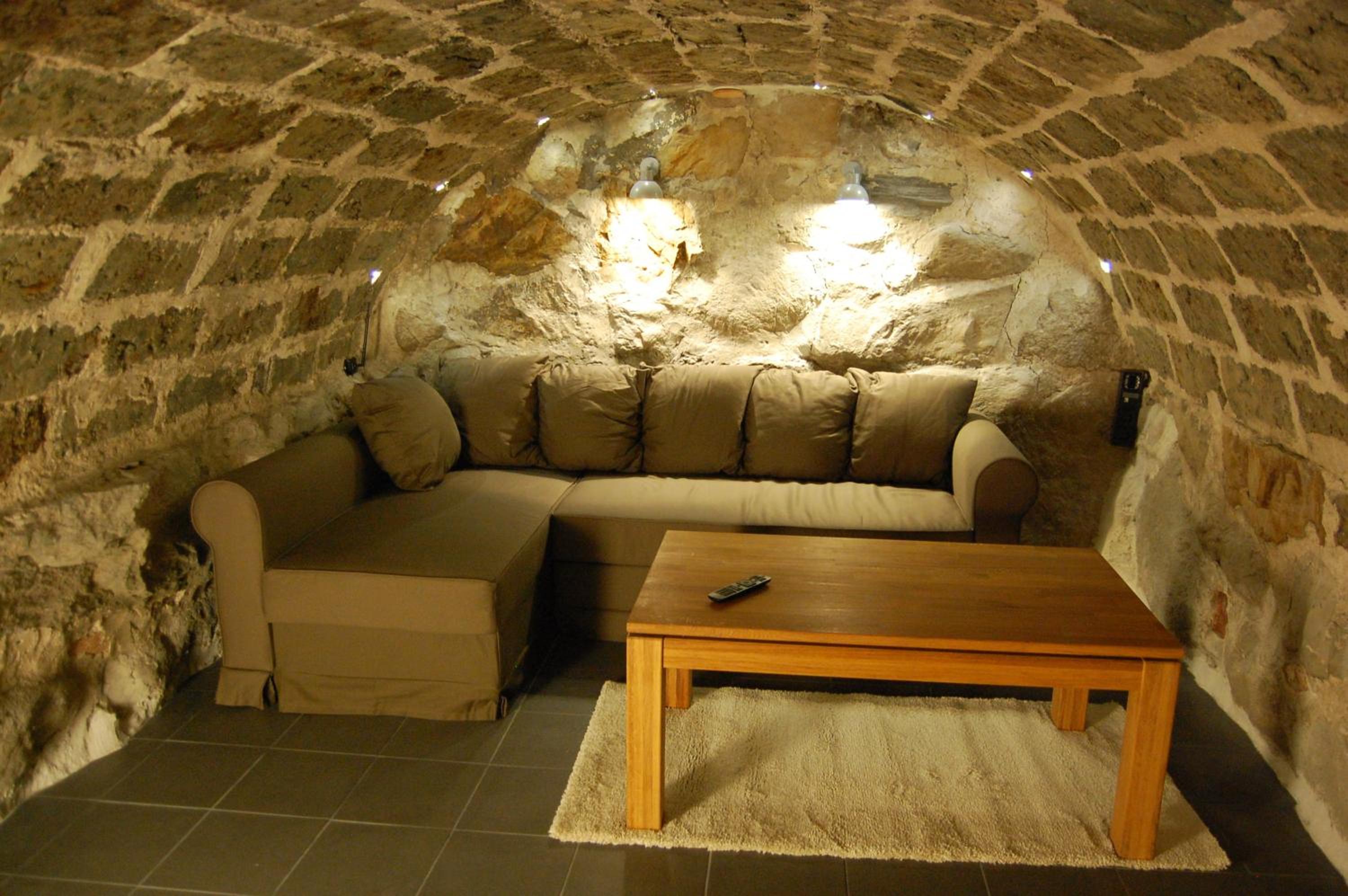 Superior Two-Bedroom Suite - Photo 7