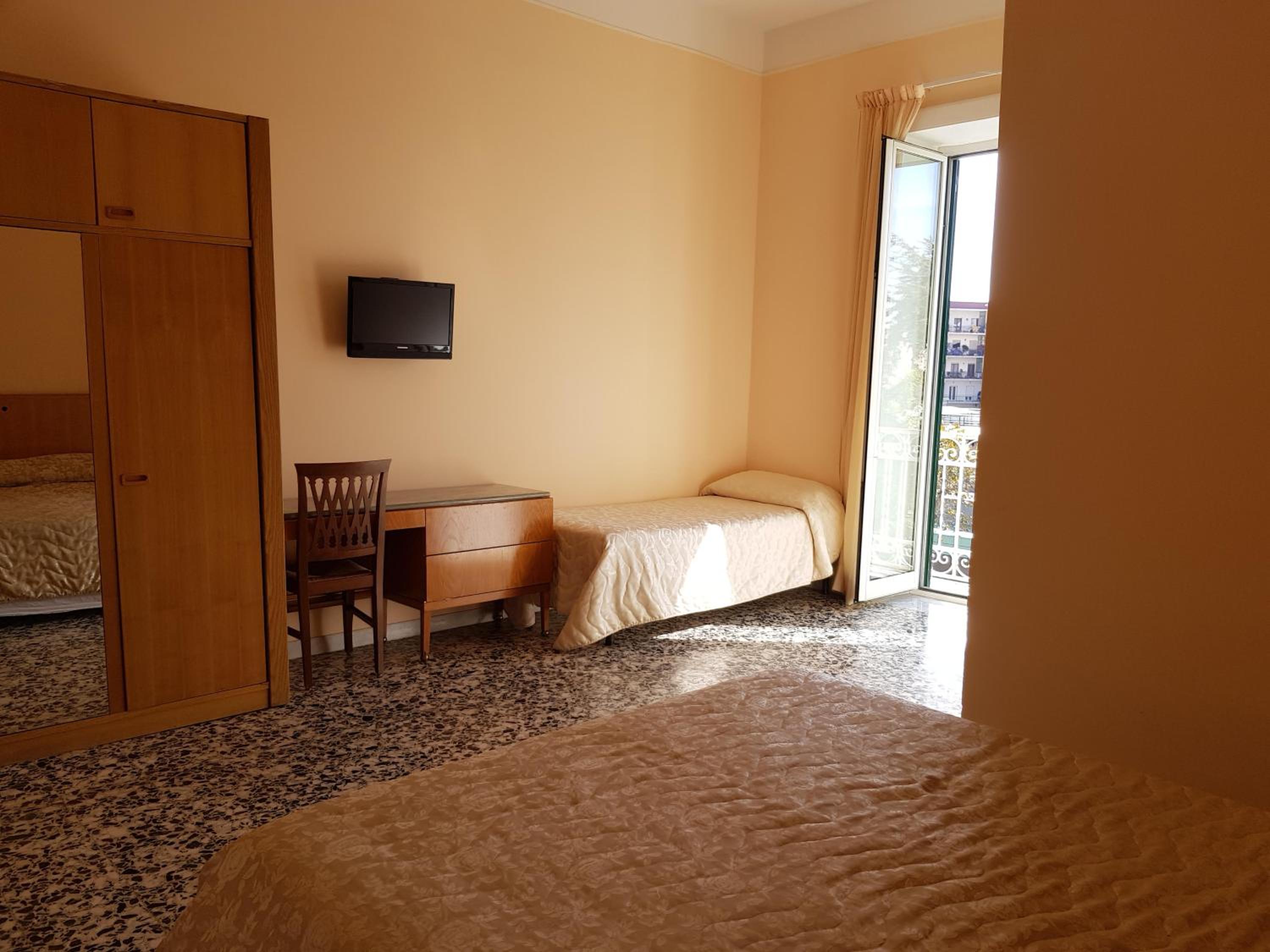Triple Room with City View photo 2