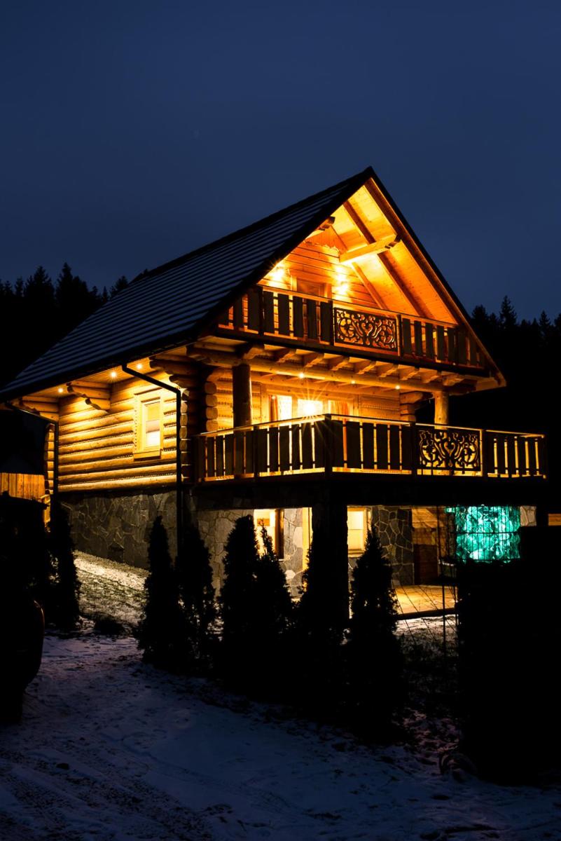 Three-Bedroom Chalet photo 1