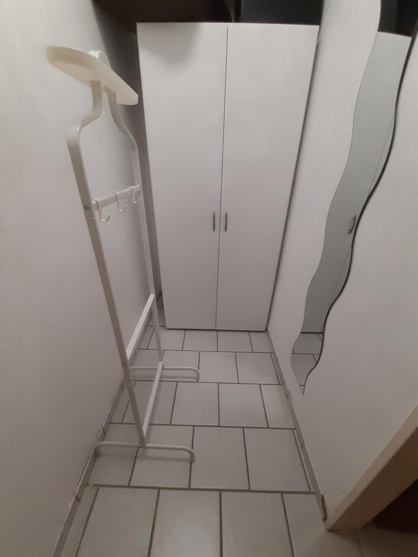 One-Bedroom Apartment - Photo 11