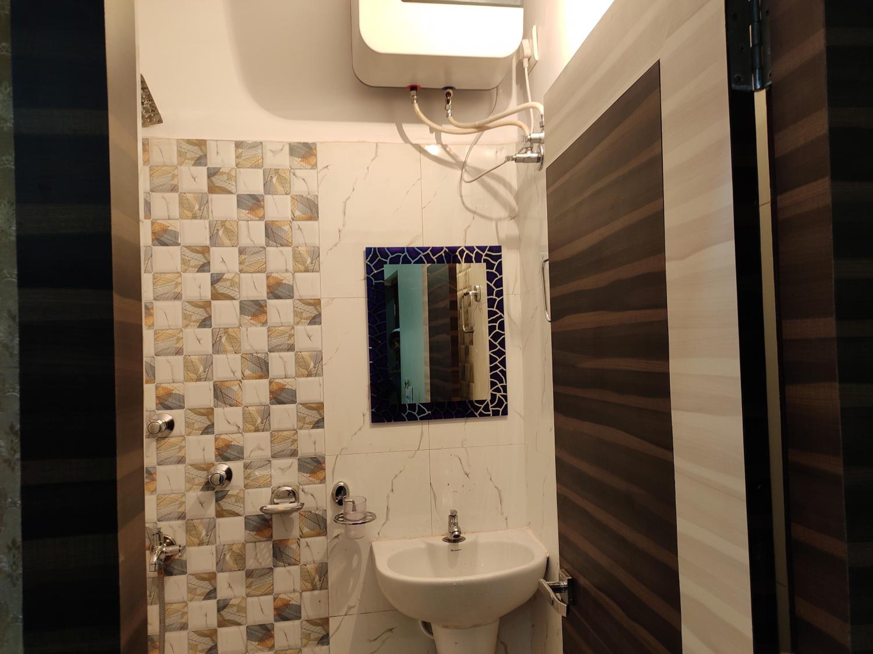 Deluxe Double Room - Photo 10