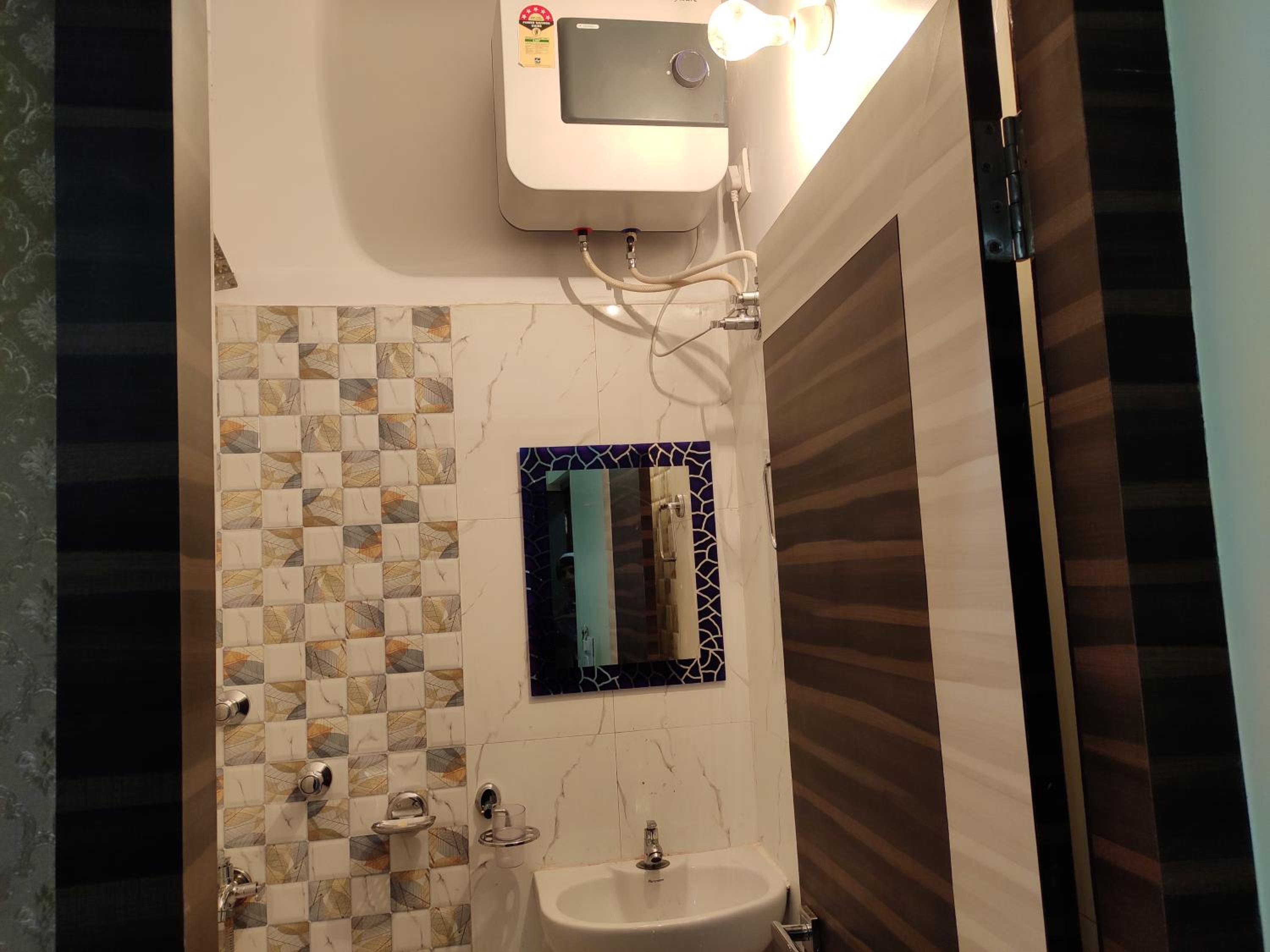 Deluxe Double Room - Photo 12