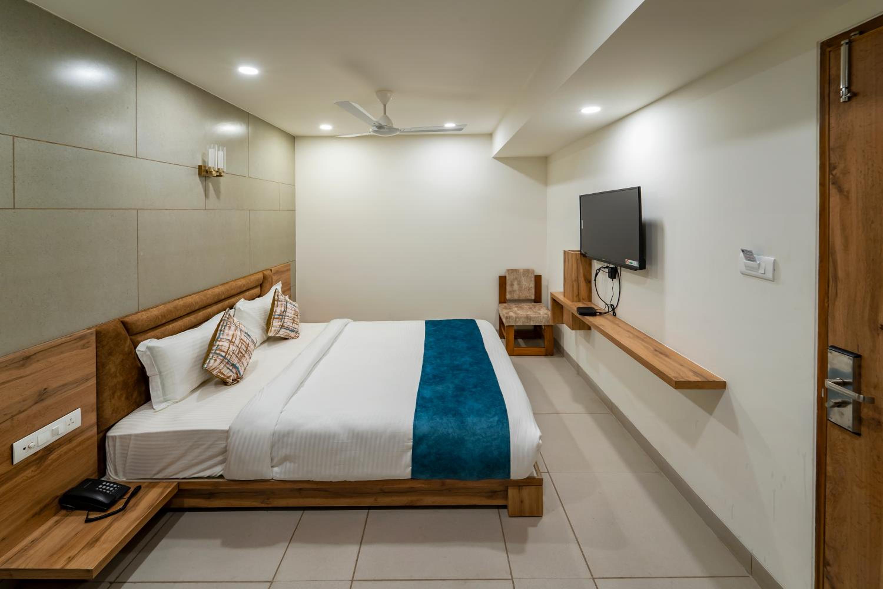 Deluxe Double Room photo 3