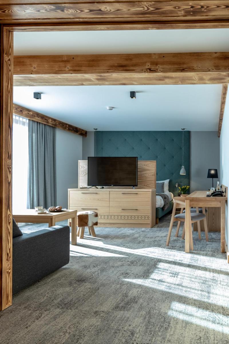 Family Room - Photo 4