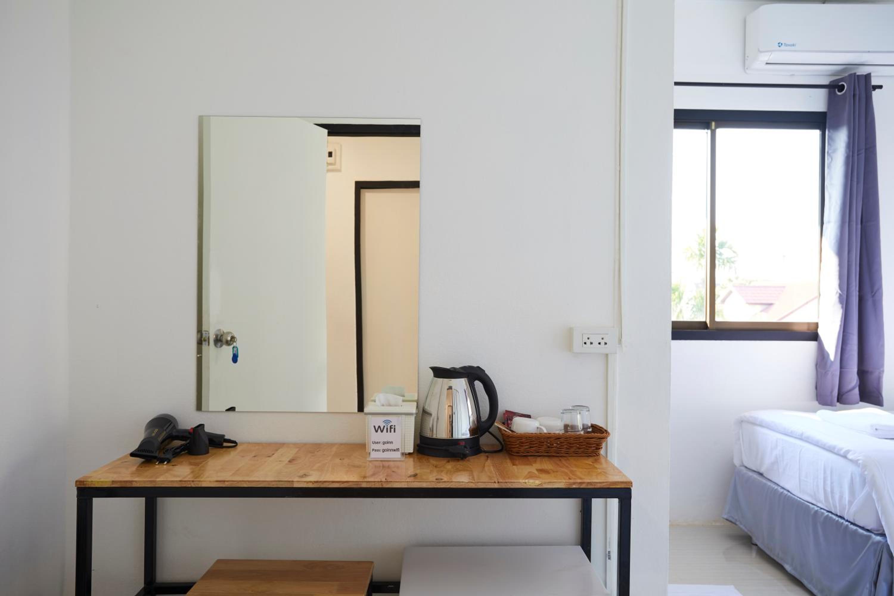 Twin Room - Photo 1