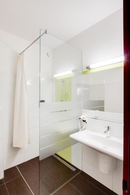 Standard Double Room - Photo 4