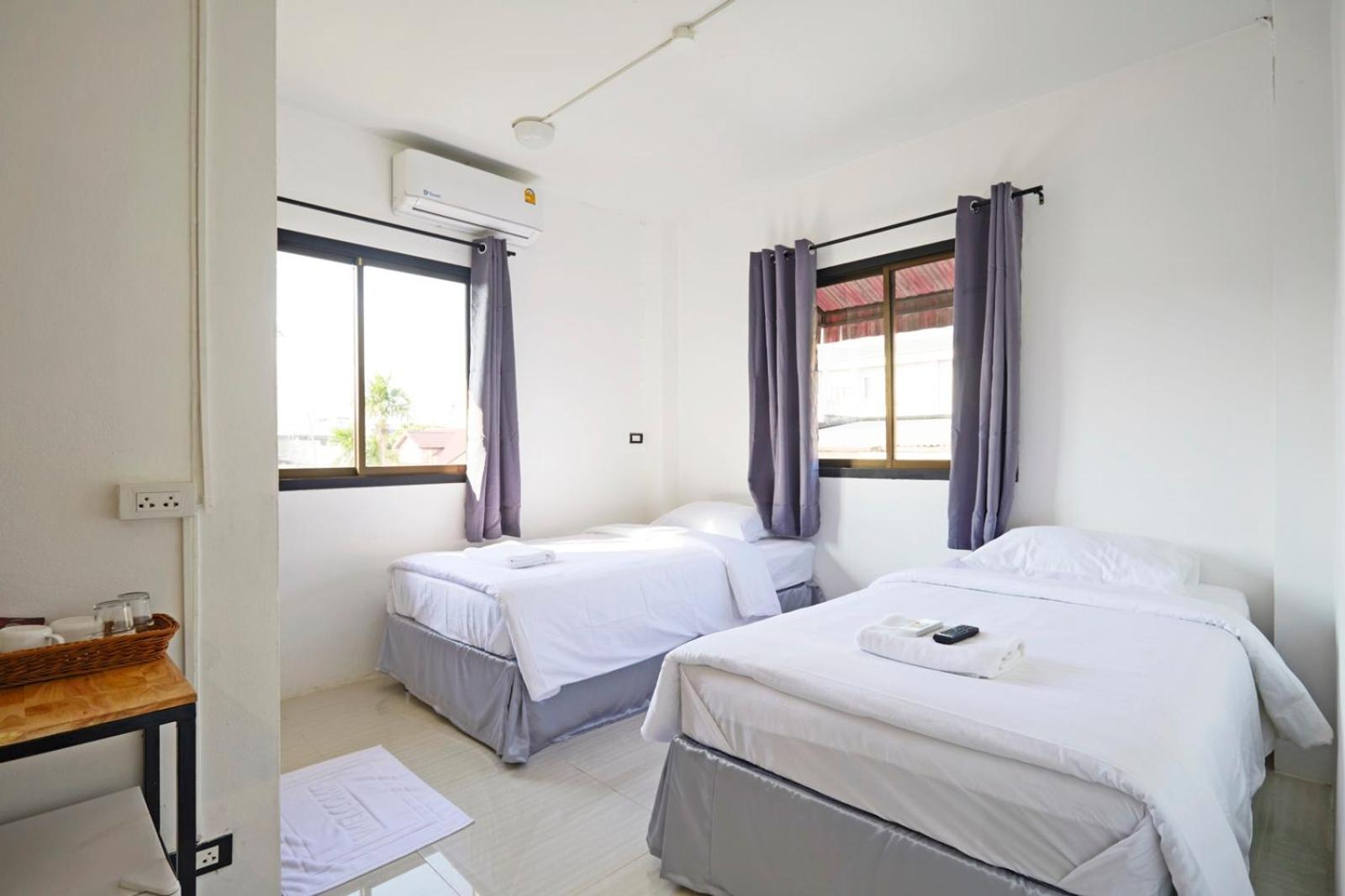 Twin Room - Photo 5