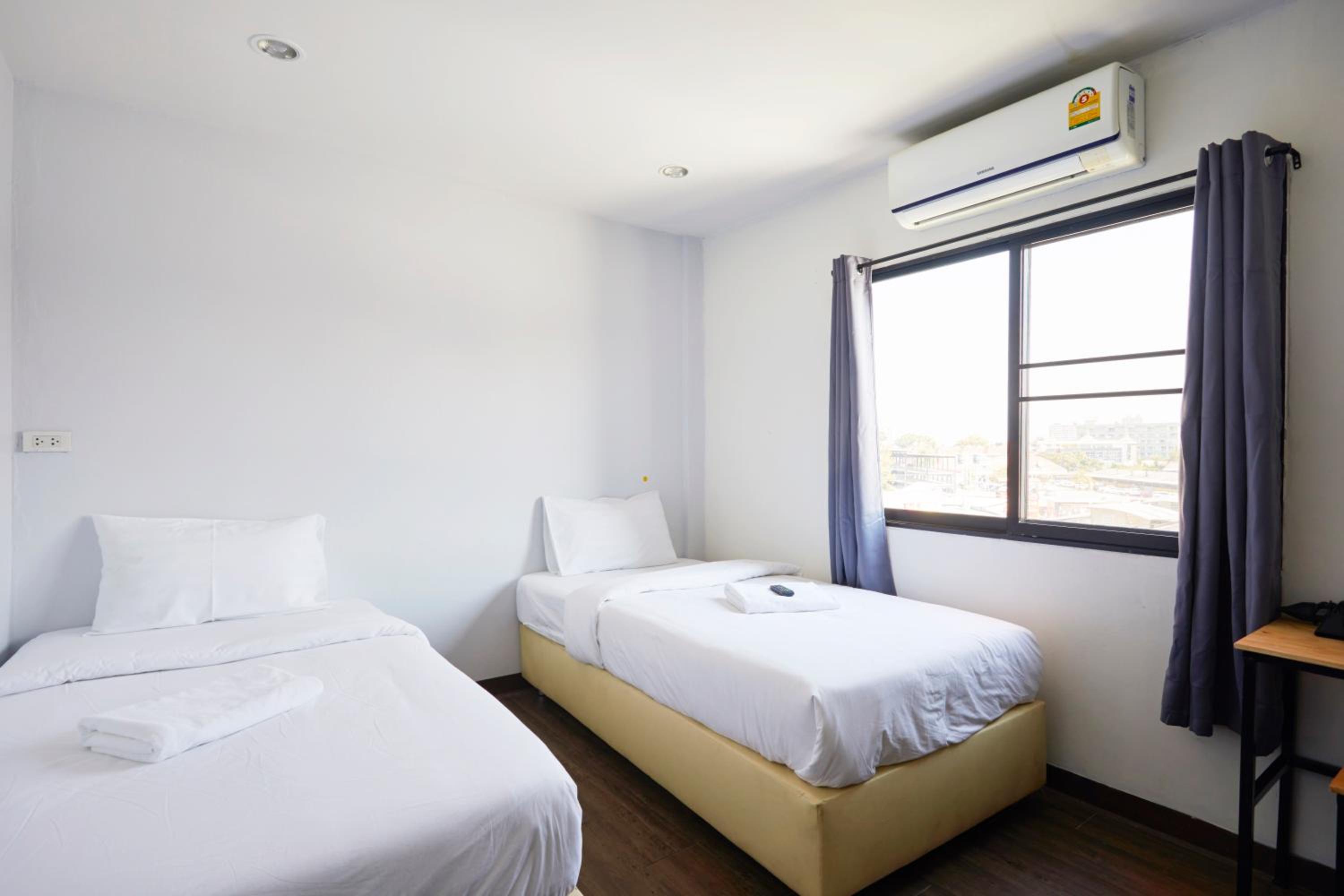 Twin Room - Photo 1