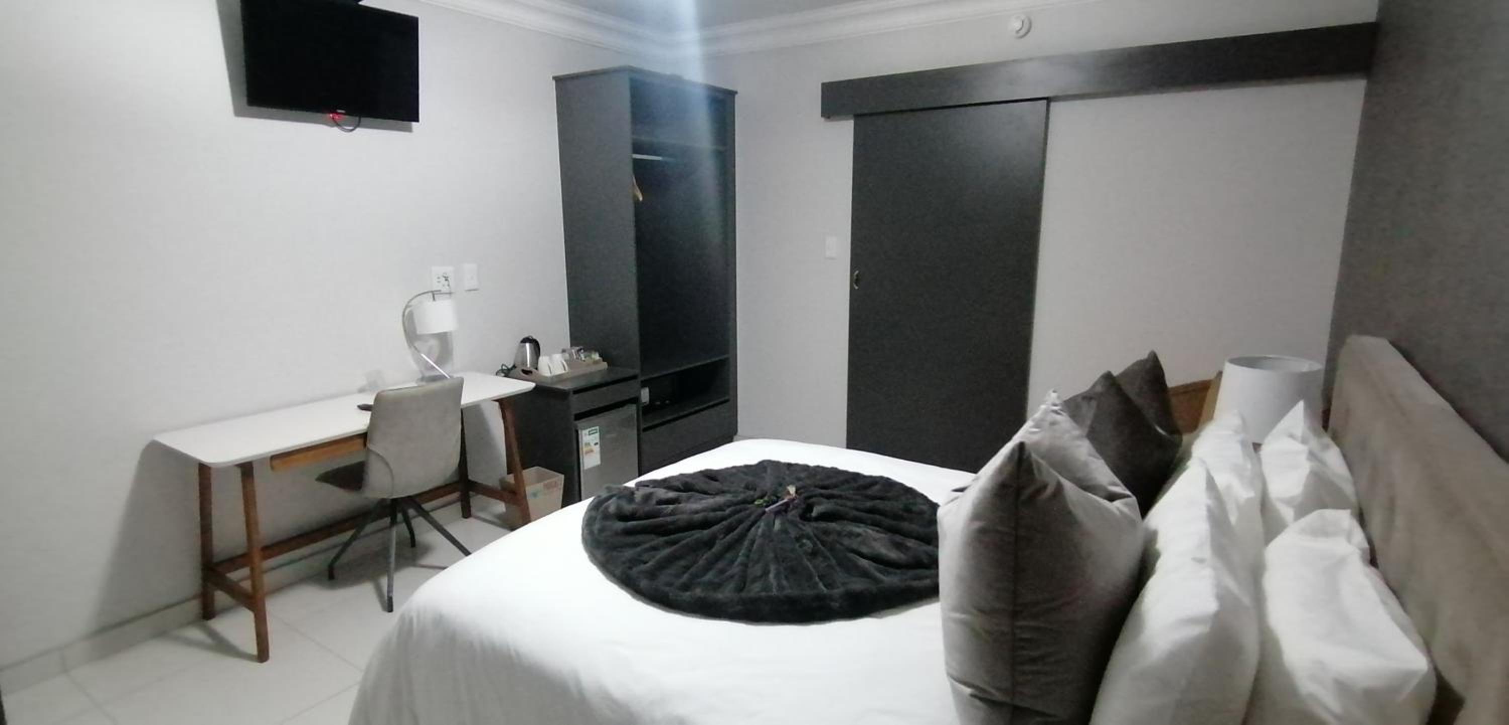 Queen Room - Photo 7