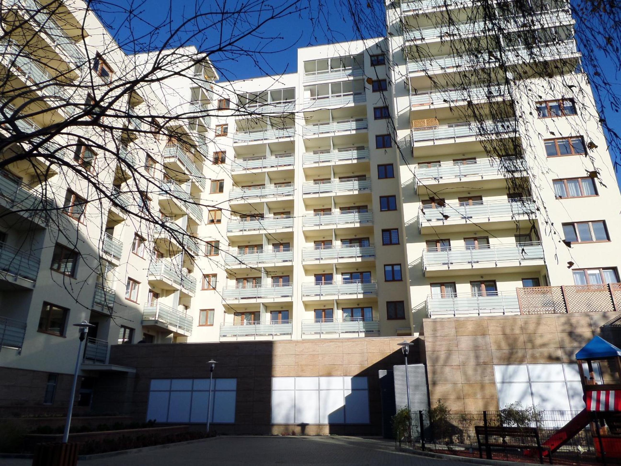 Apartment - Photo 2