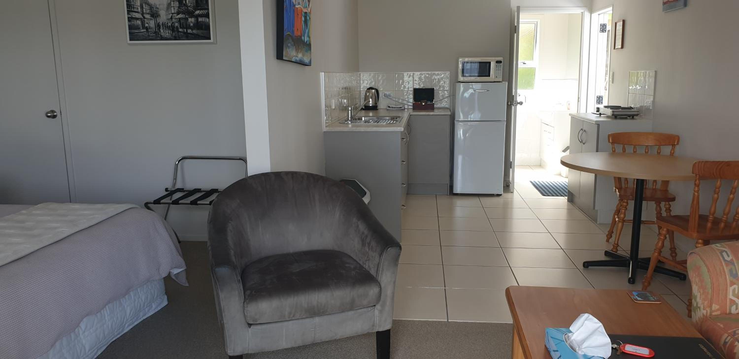 Apartment 6 photo 1