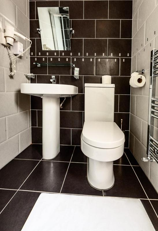 Double or Twin Room photo 3
