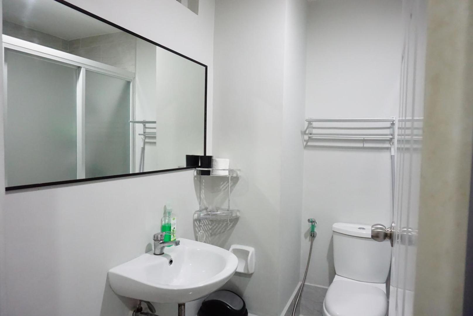 Studio Apartment - Photo 33