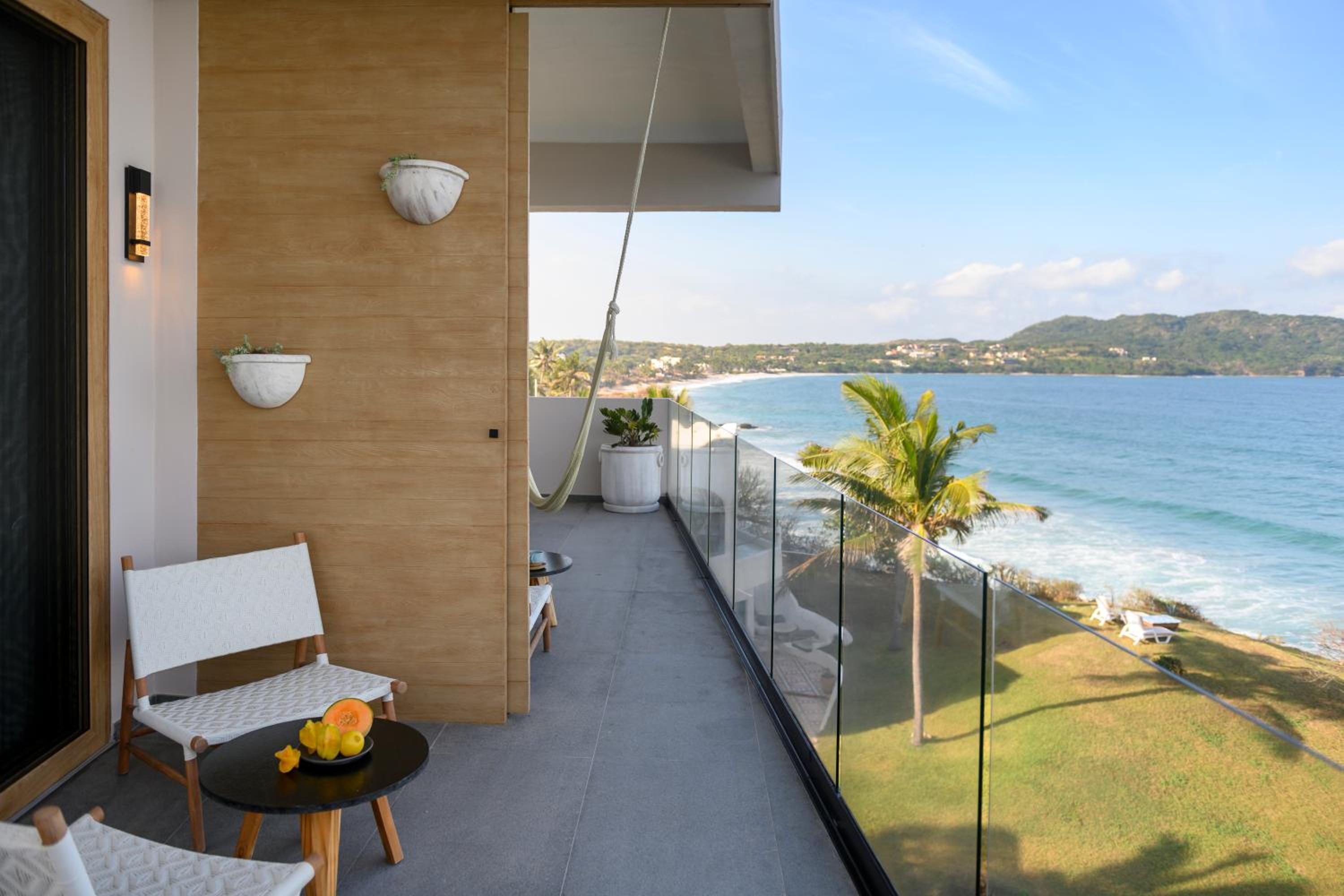 Deluxe Twin Room with Sea View - Photo 3