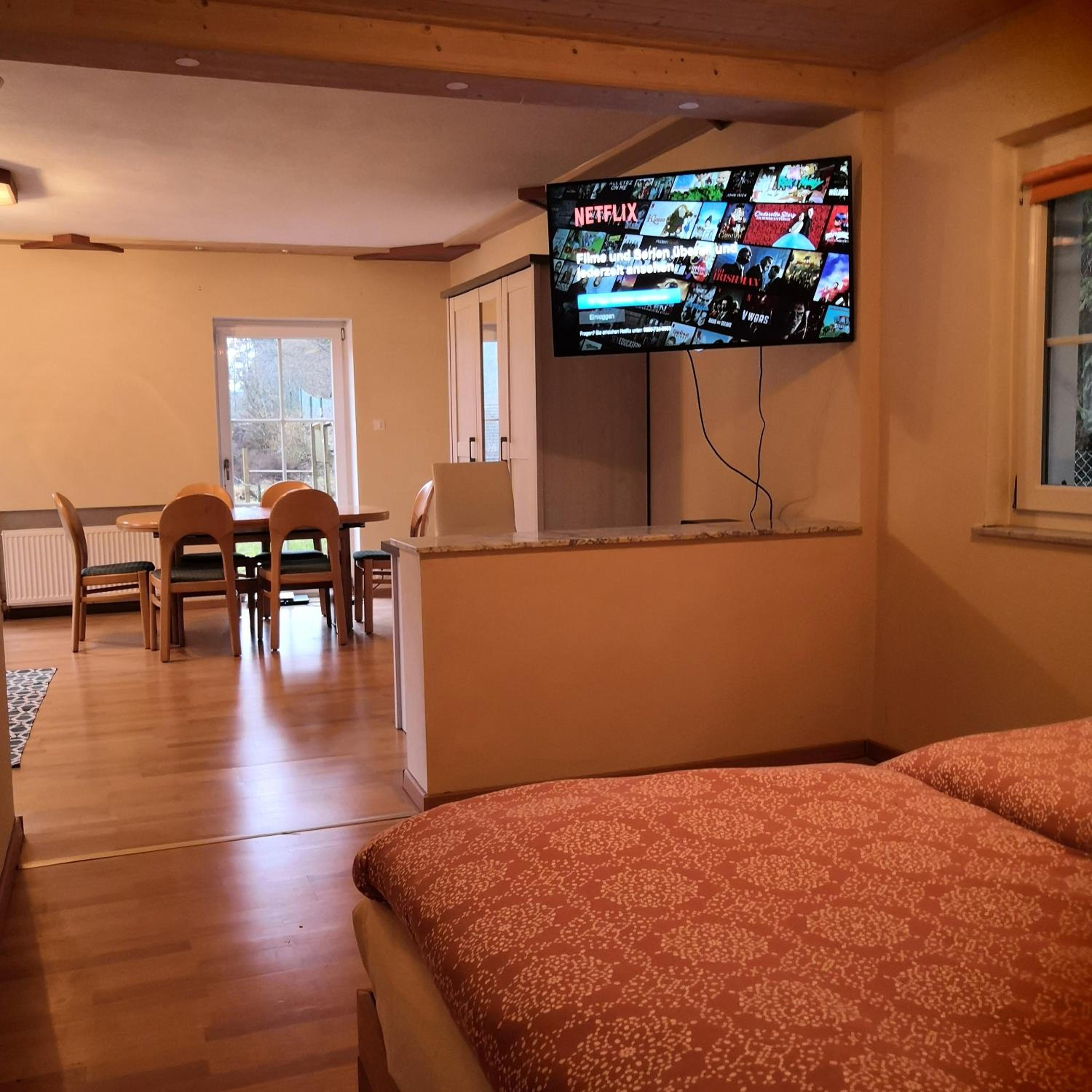 Deluxe Apartment photo 2