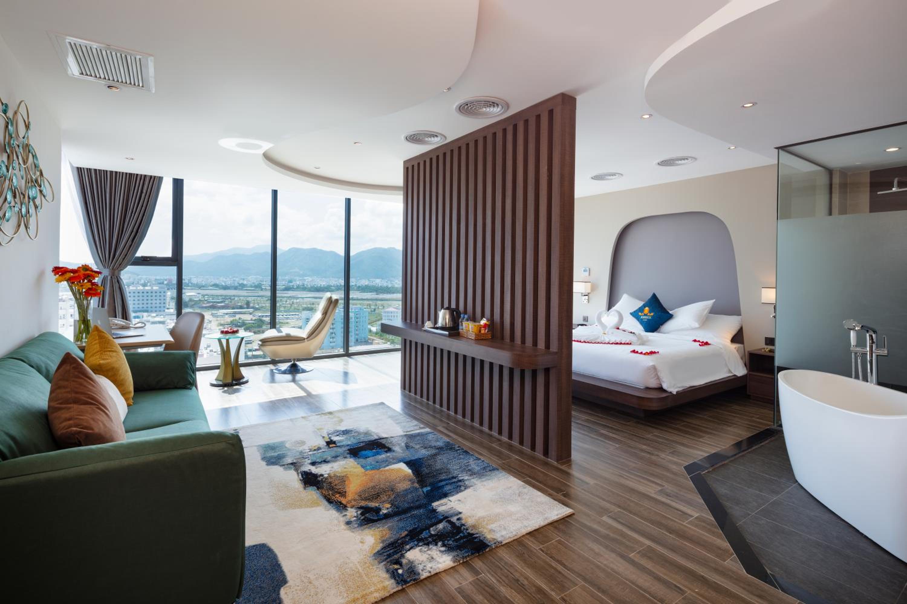 Suite with City View photo 1