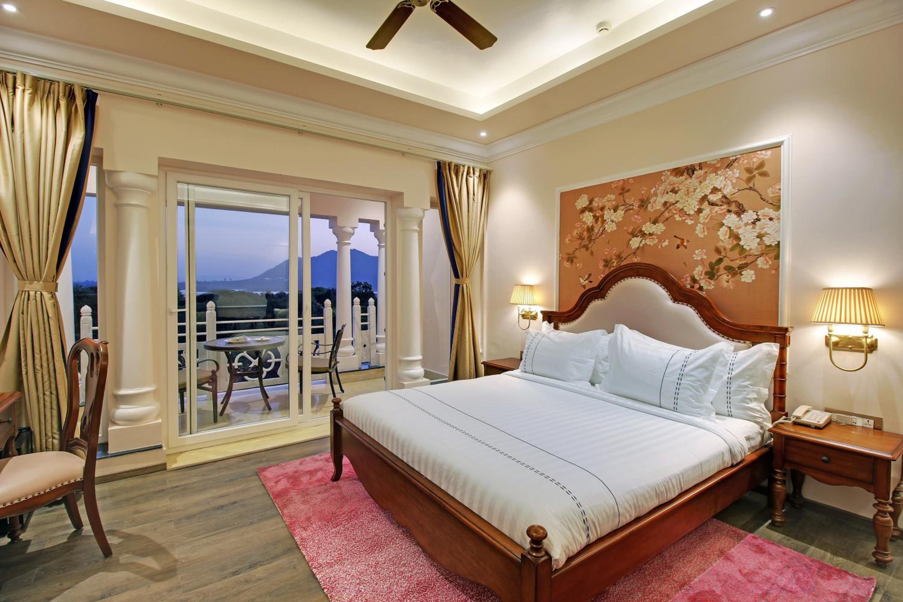 Suite with Balcony - Photo 1