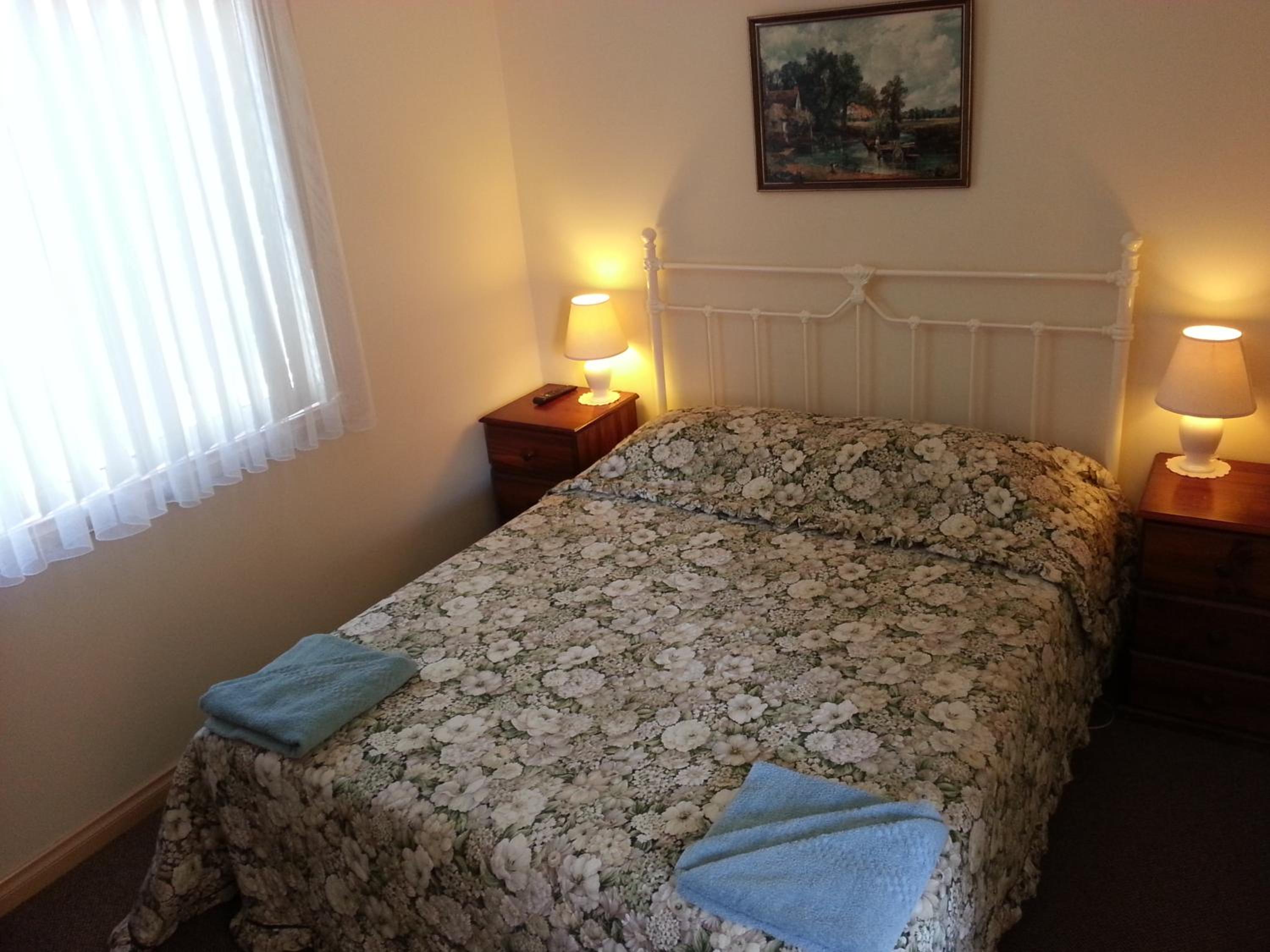 Two-Bedroom Cottage - Photo 7