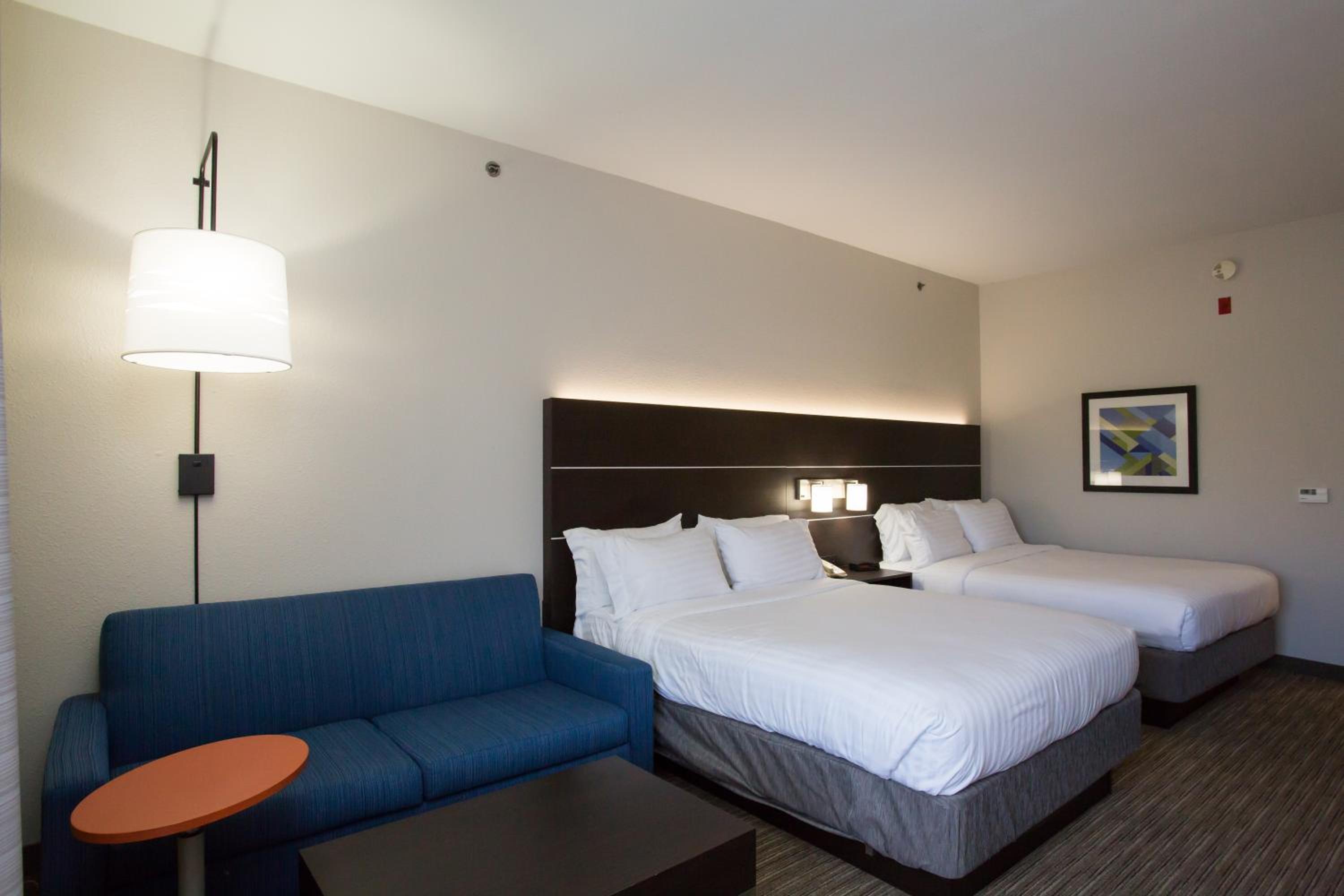 Suite with Two Queen Beds - Photo 1