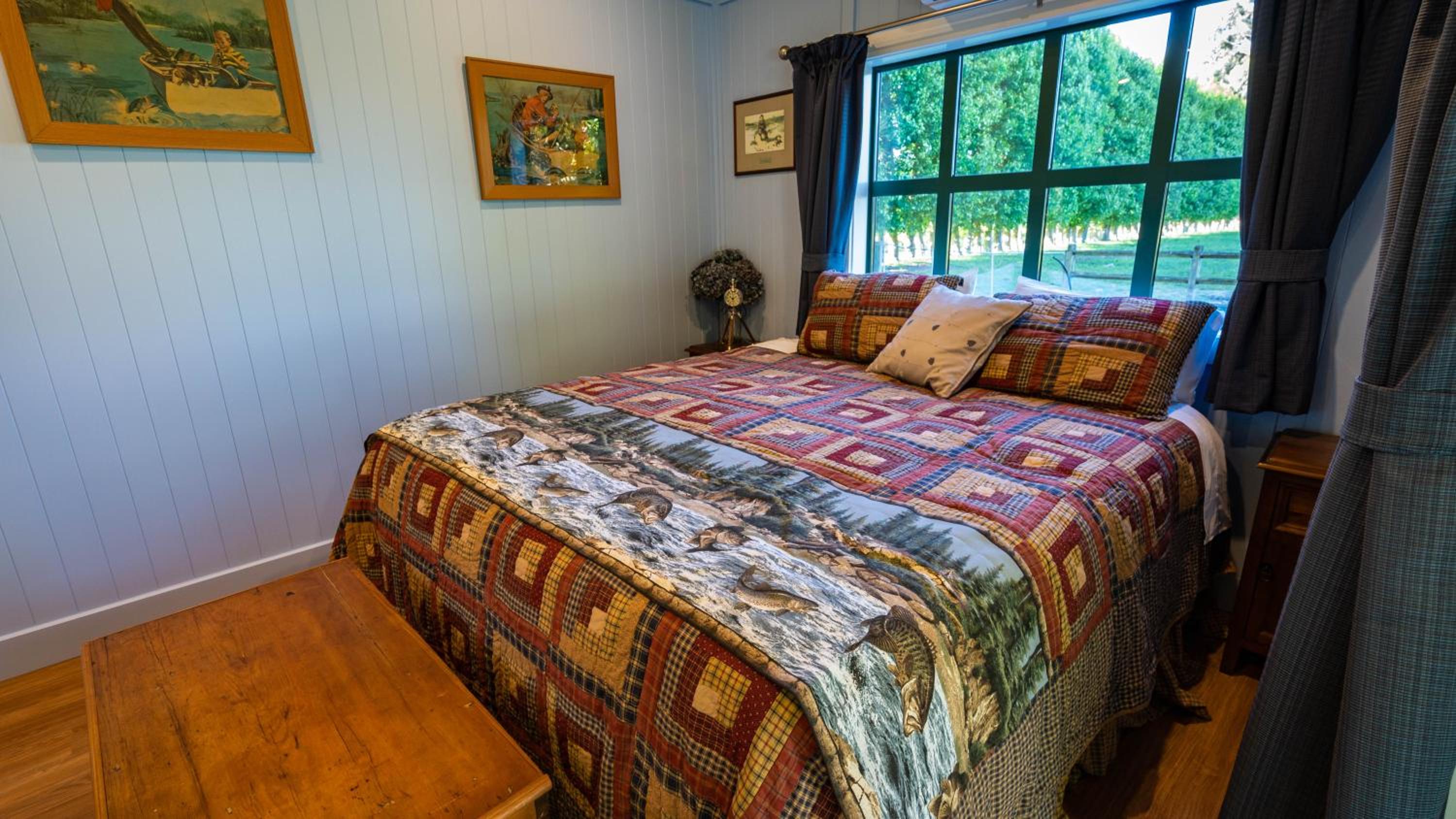 Deluxe King Room - Photo 16