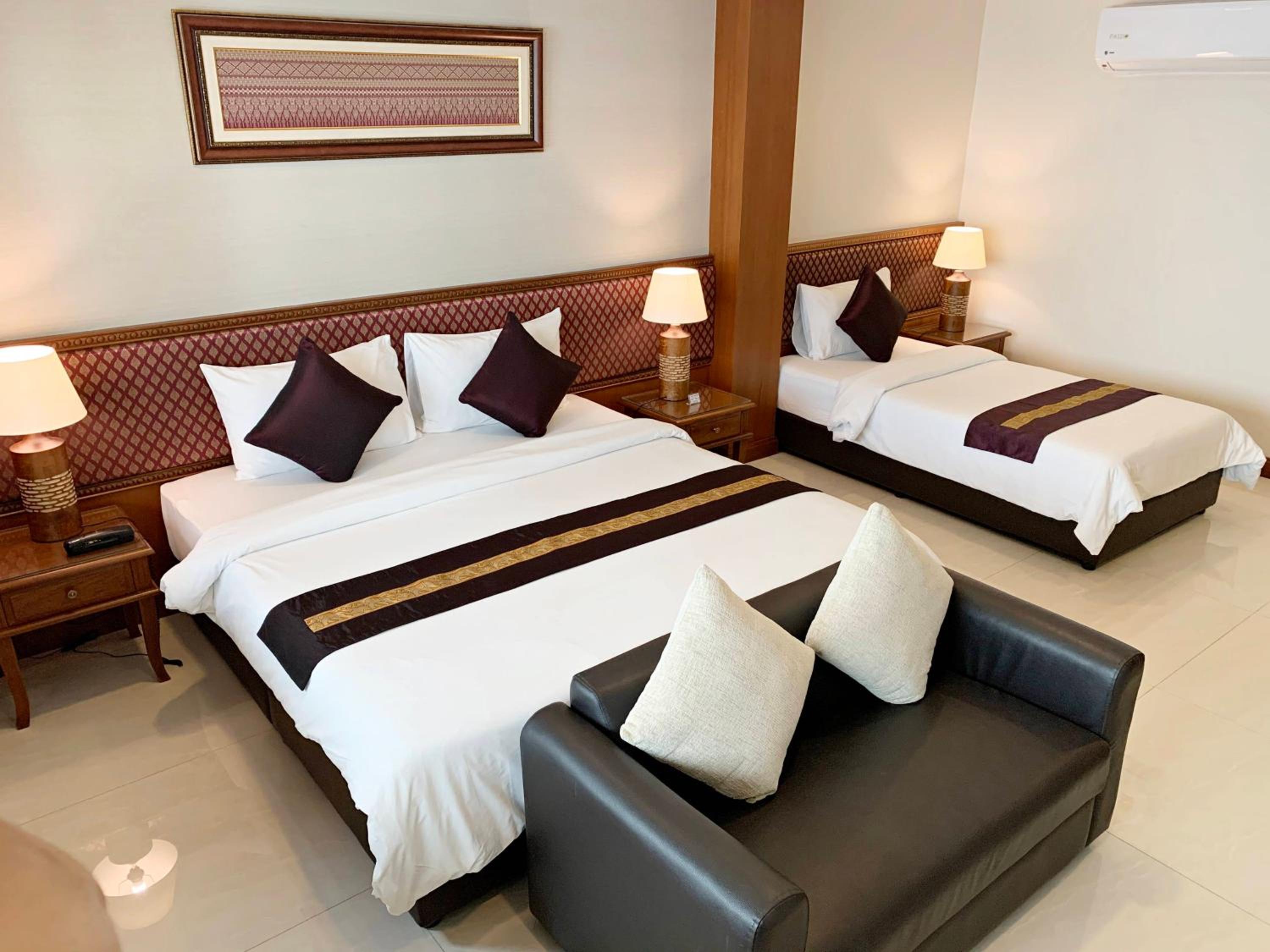 Deluxe Triple Room photo 2