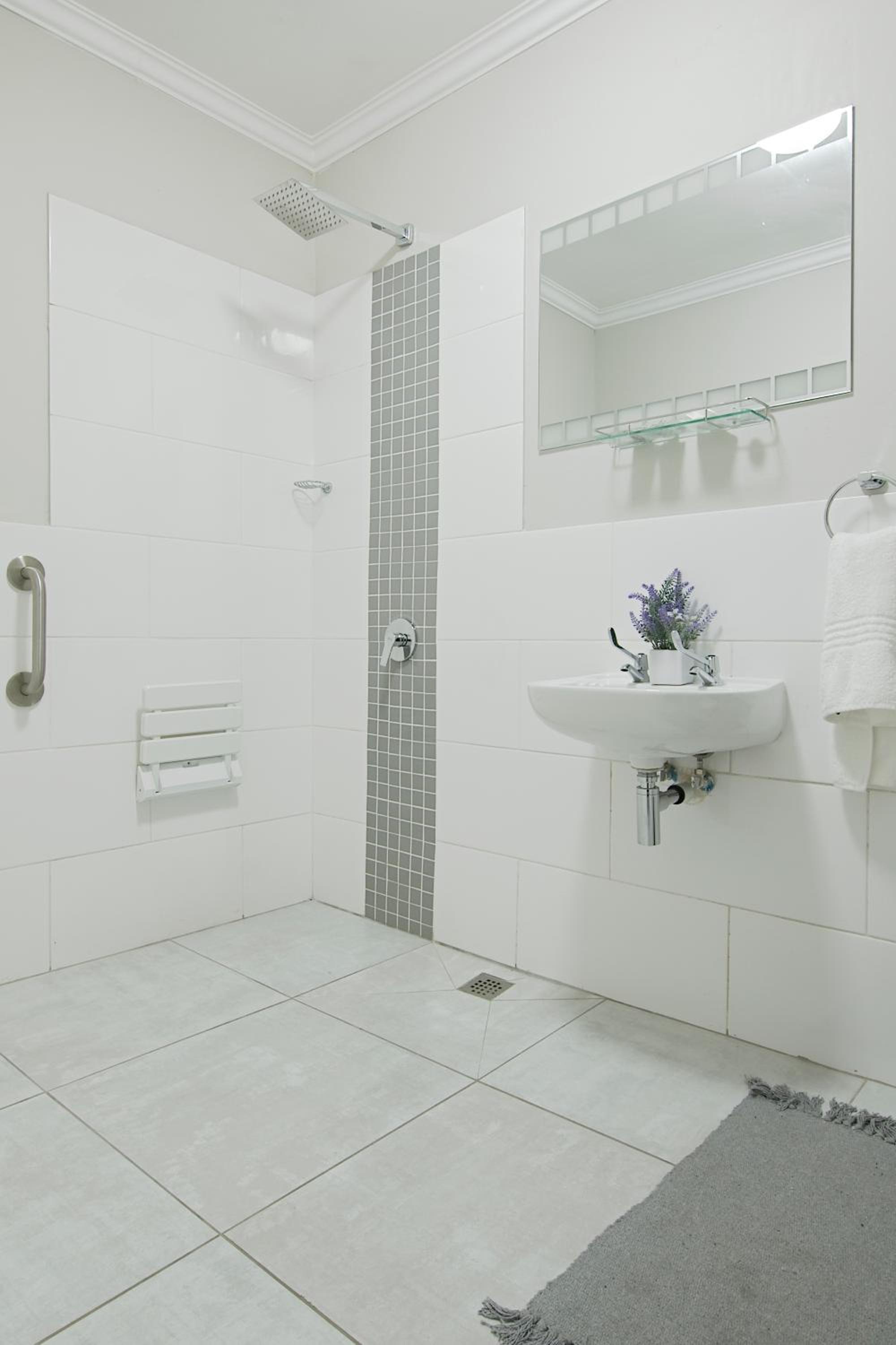  Double Room - Disability Access - Photo 4