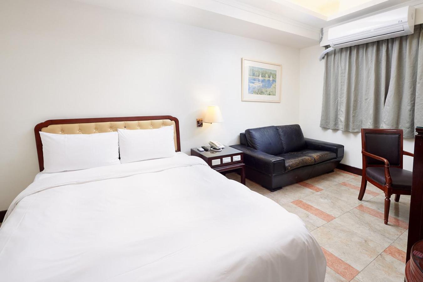 Deluxe Double Room photo 2