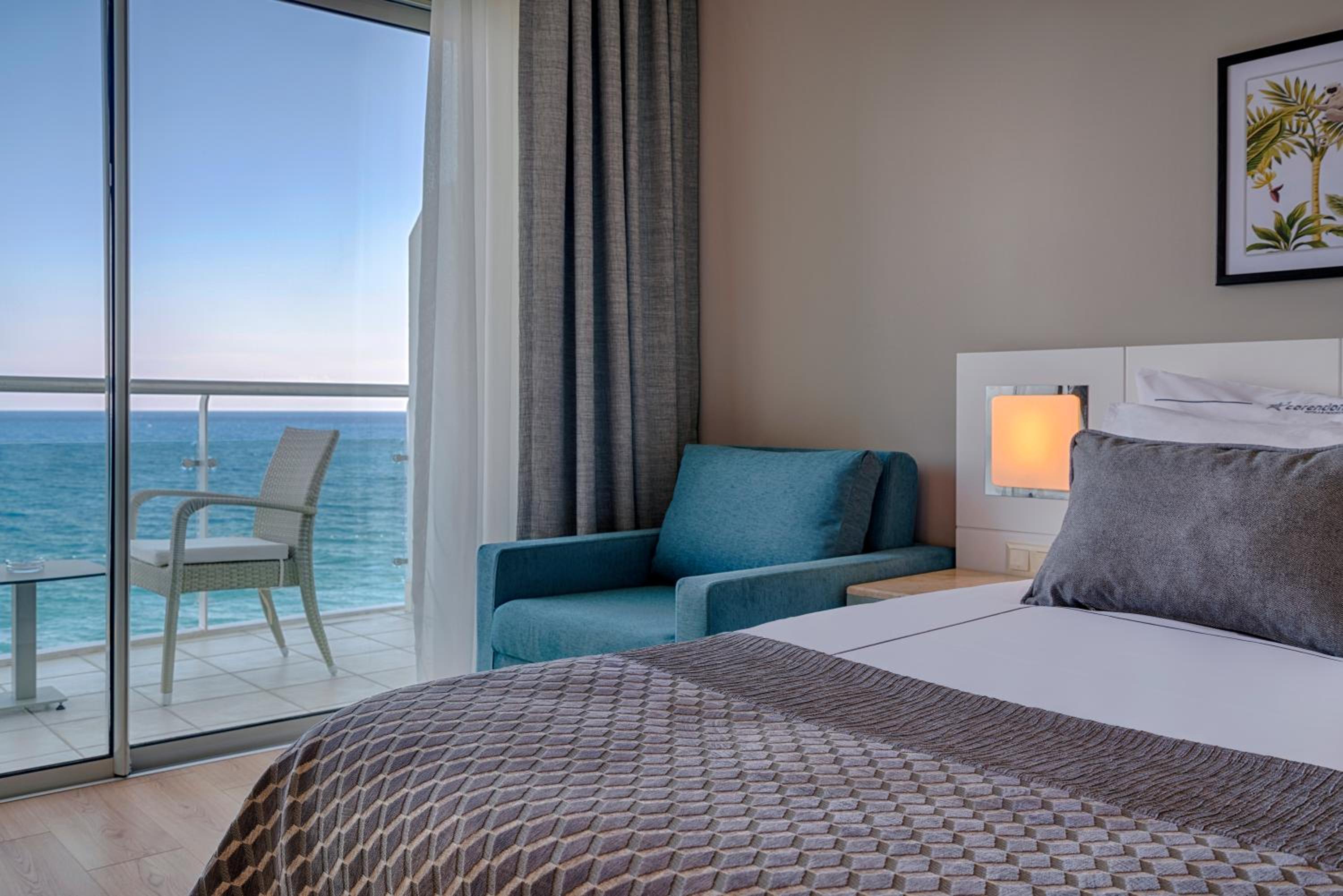 Standard Double or Twin Room with Sea View - Photo 5
