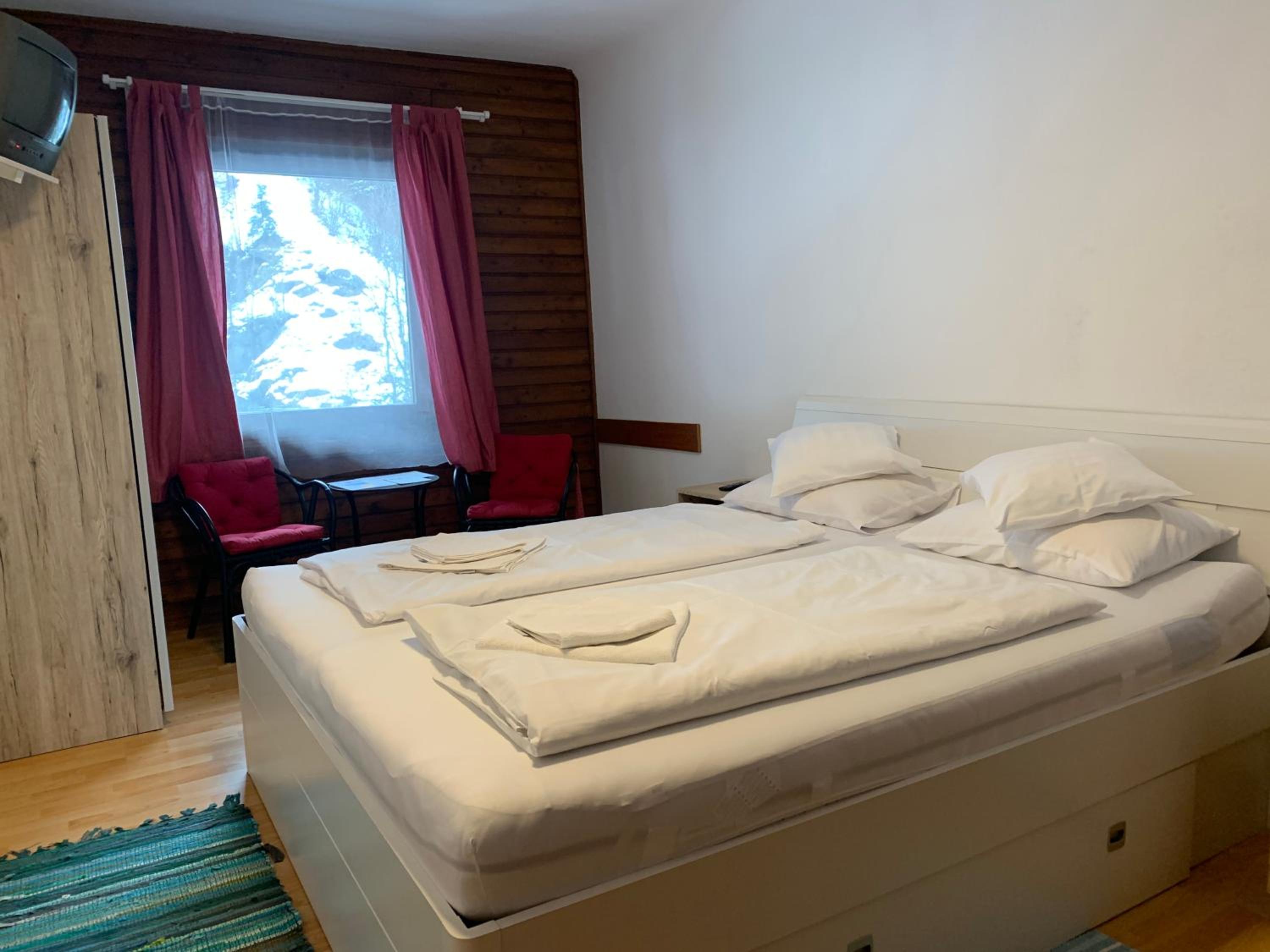 Standard Twin Room photo 2