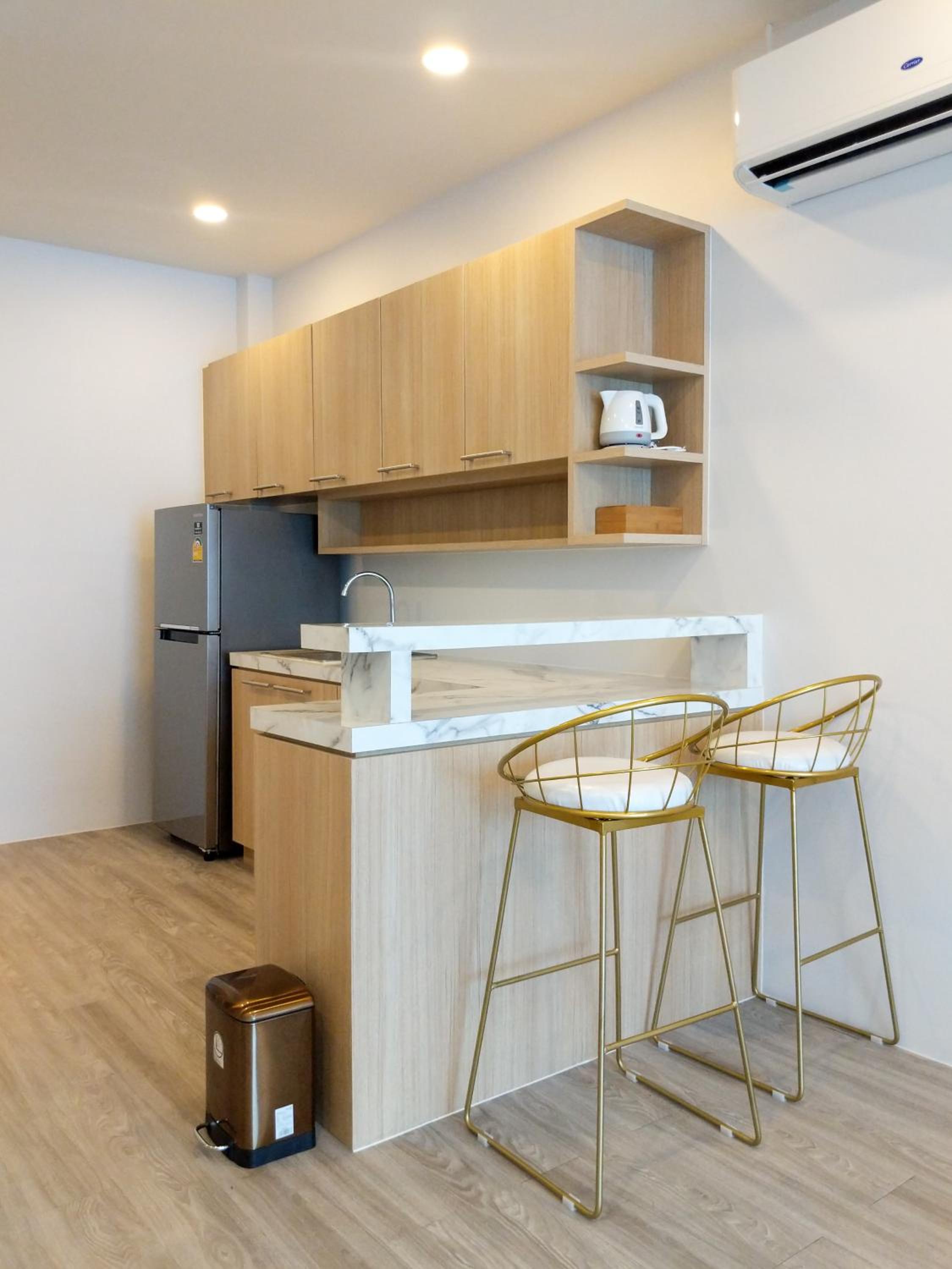 Executive Suite - Photo 31
