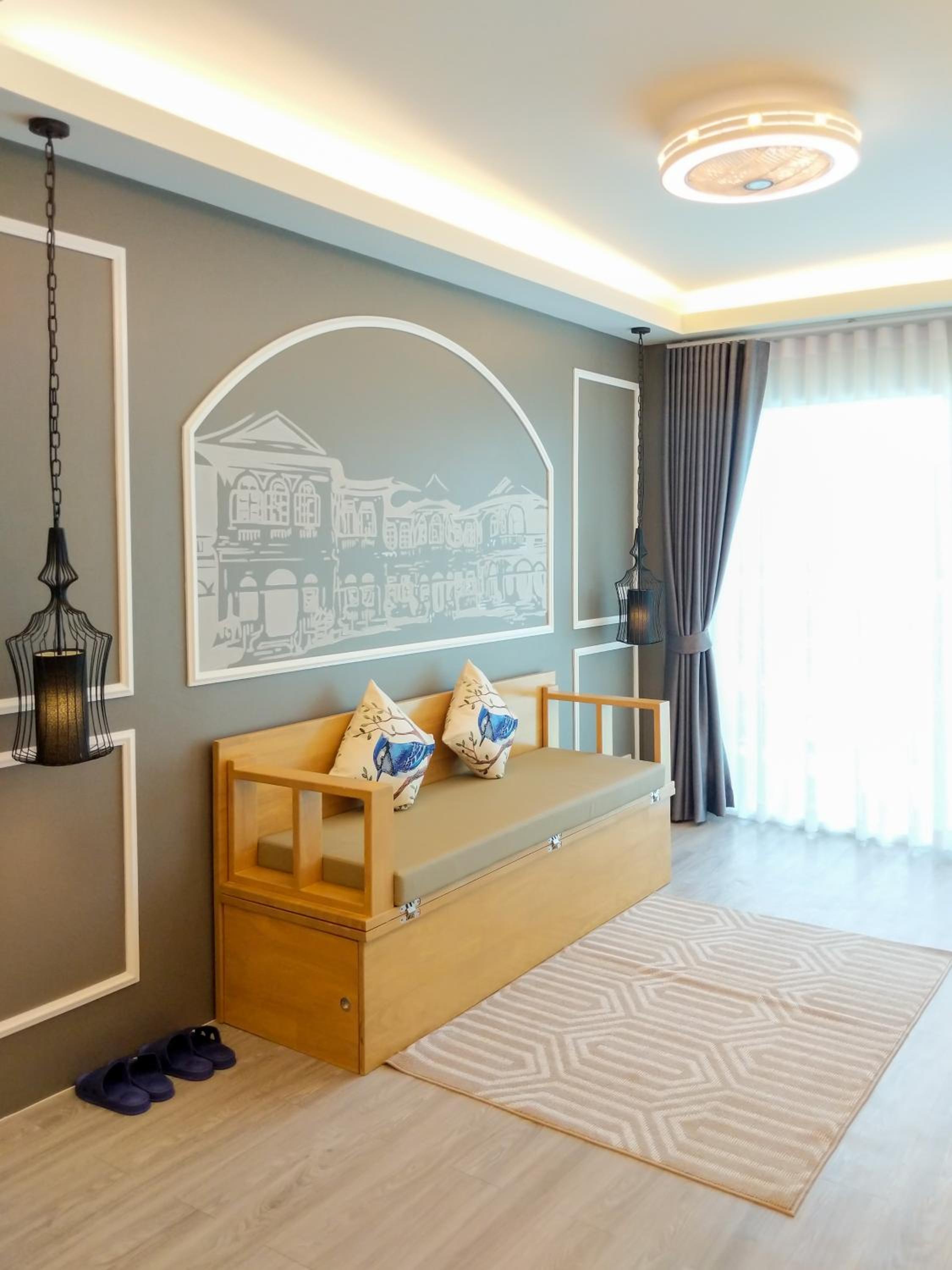 Executive Suite - Photo 29