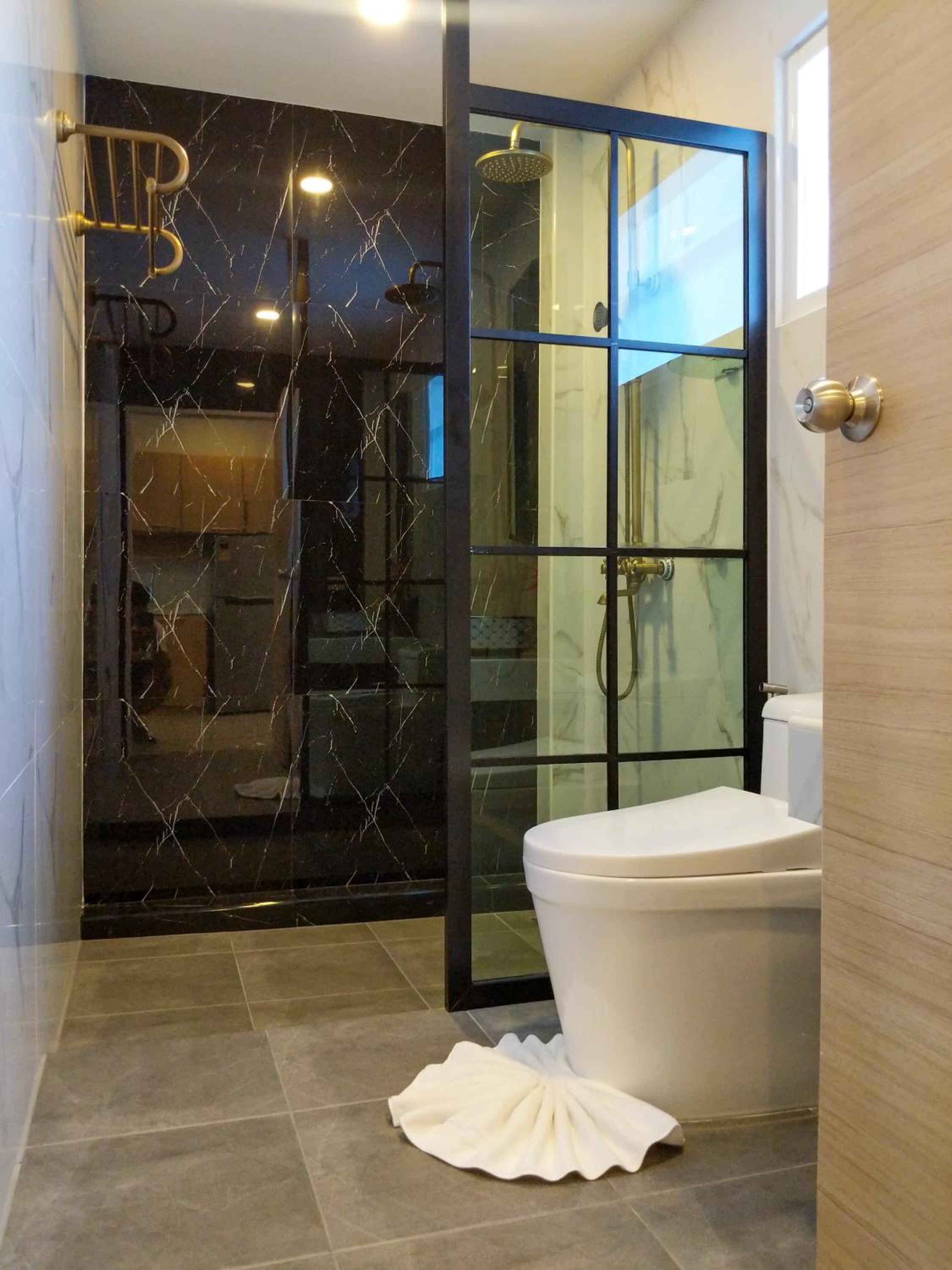 Executive Suite - Photo 28