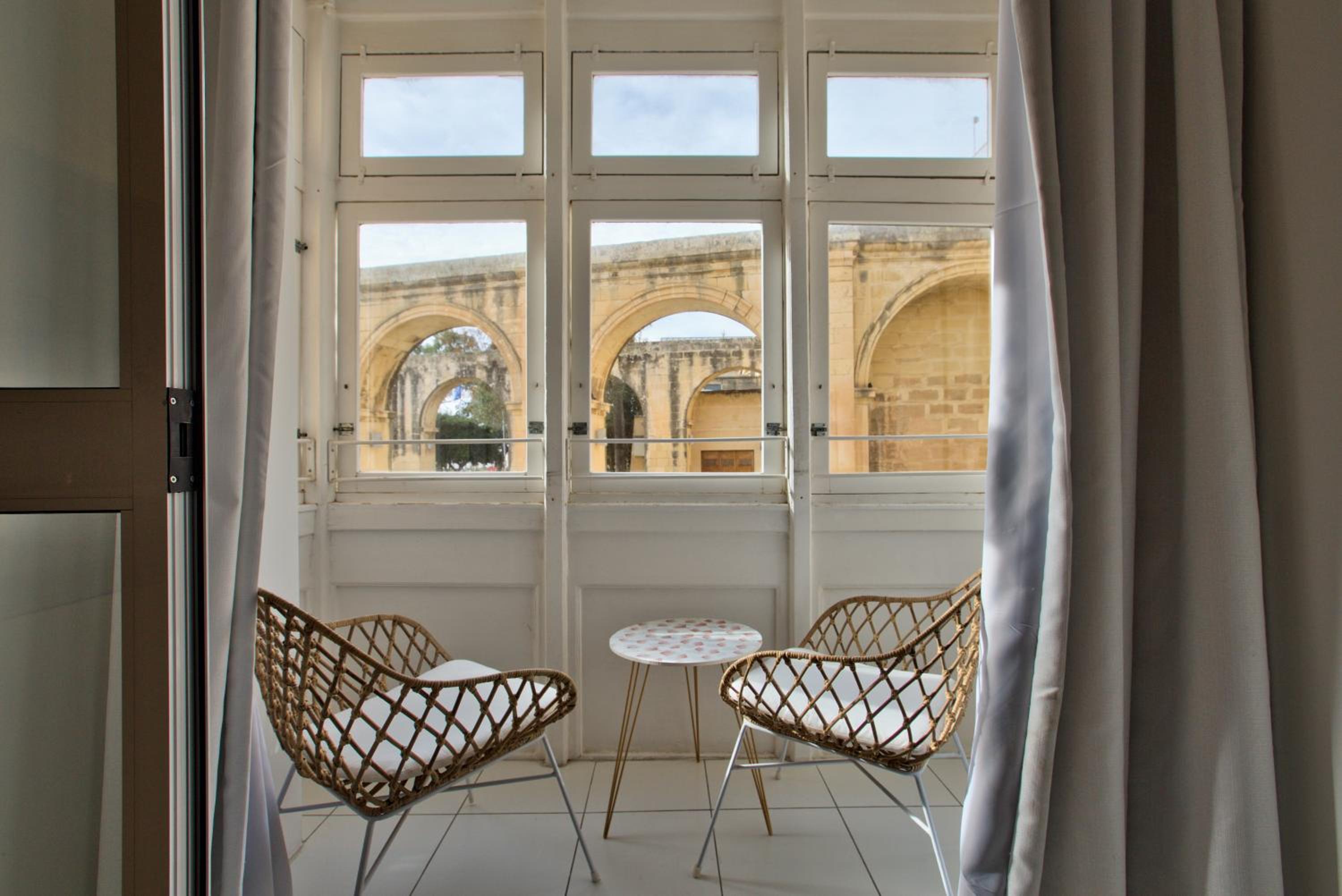 One-Bedroom Apartment with Balcony - Split Level