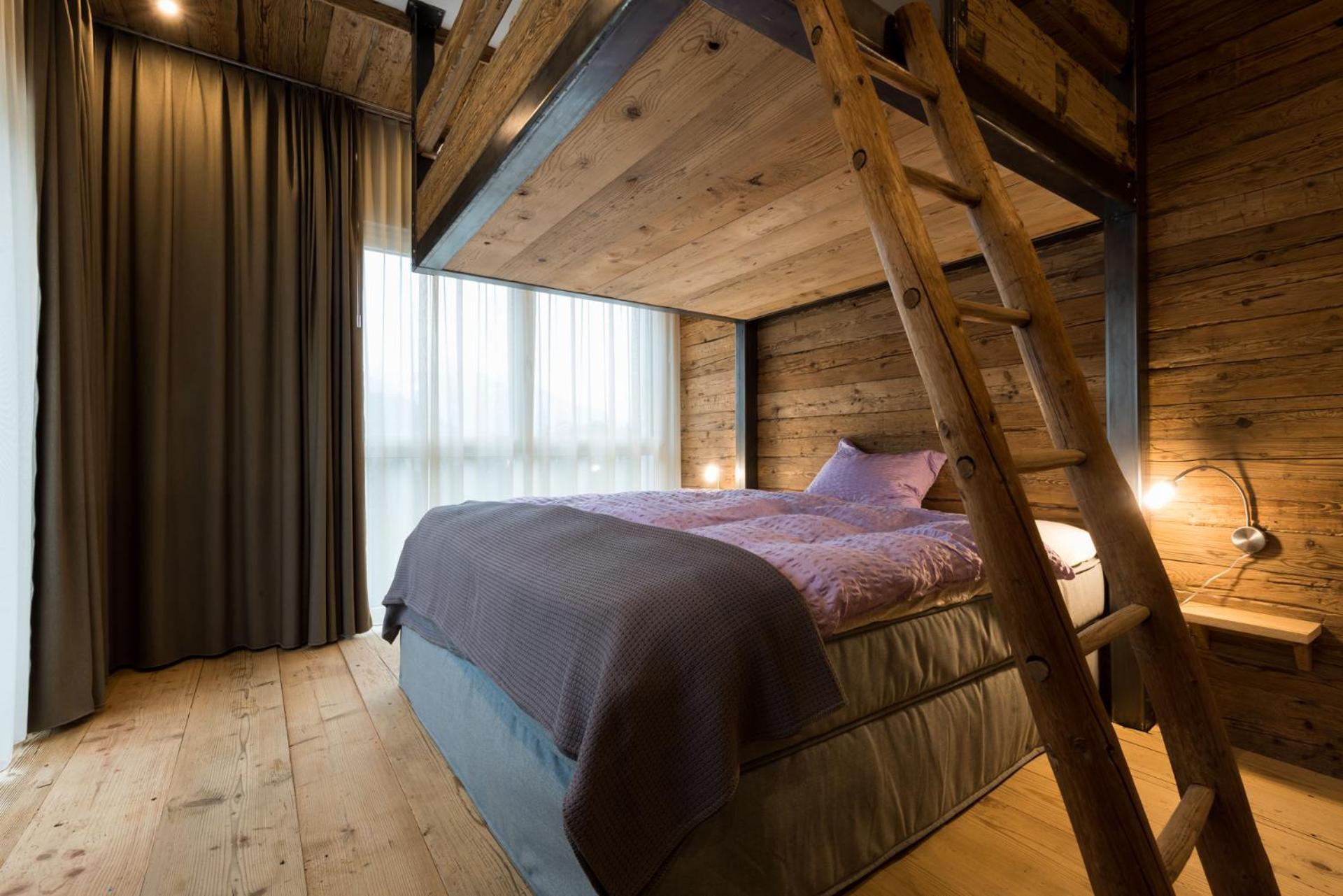 Loft - Photo 1