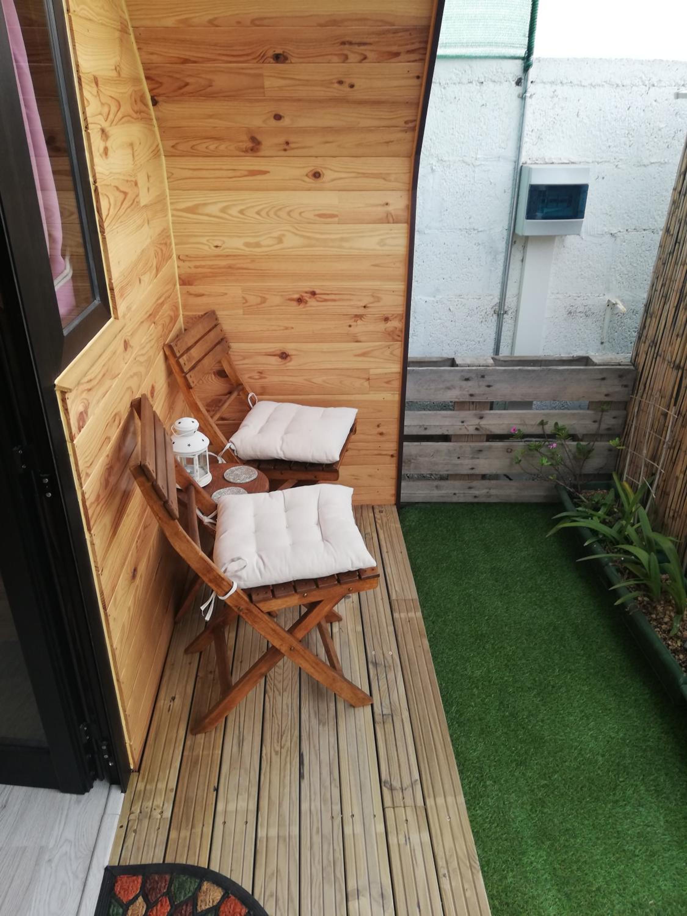 Deluxe Double Room (2 Adults + 1 Child) - Photo 3